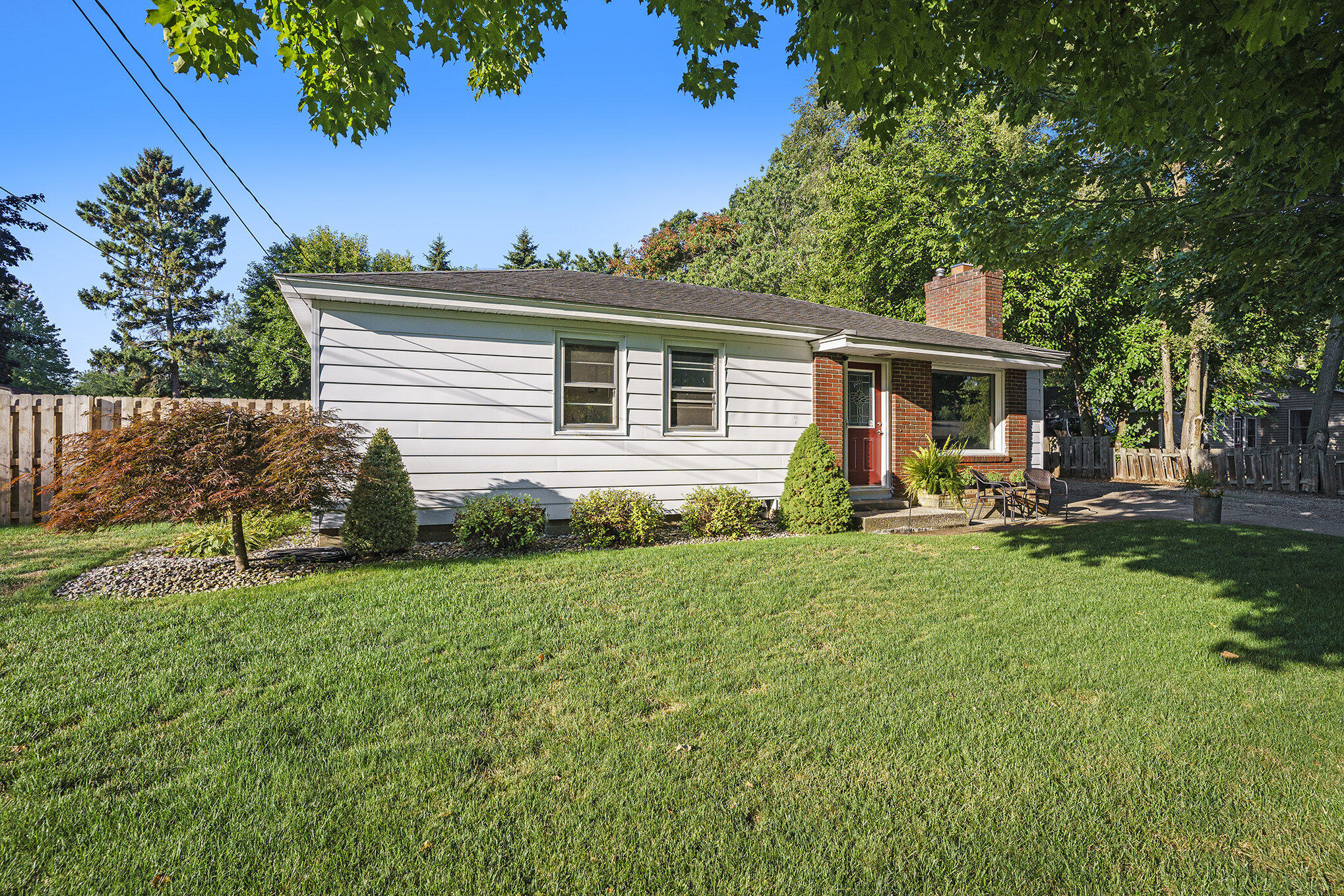 568 Pinecrest Drive Holland MI 49424