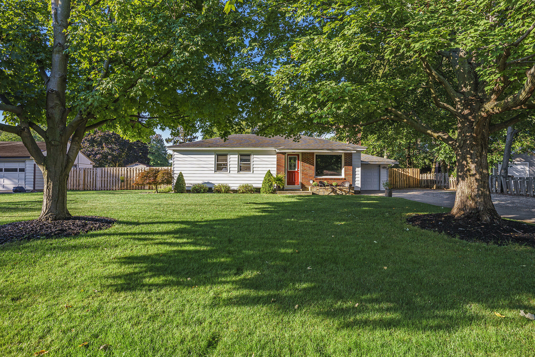 568 Pinecrest Drive Holland MI 49424