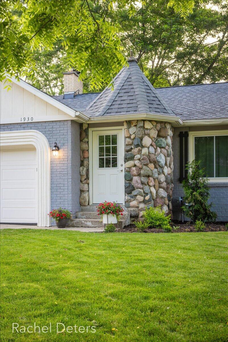 1930 Sherwood Avenue SE Grand Rapids MI 49506