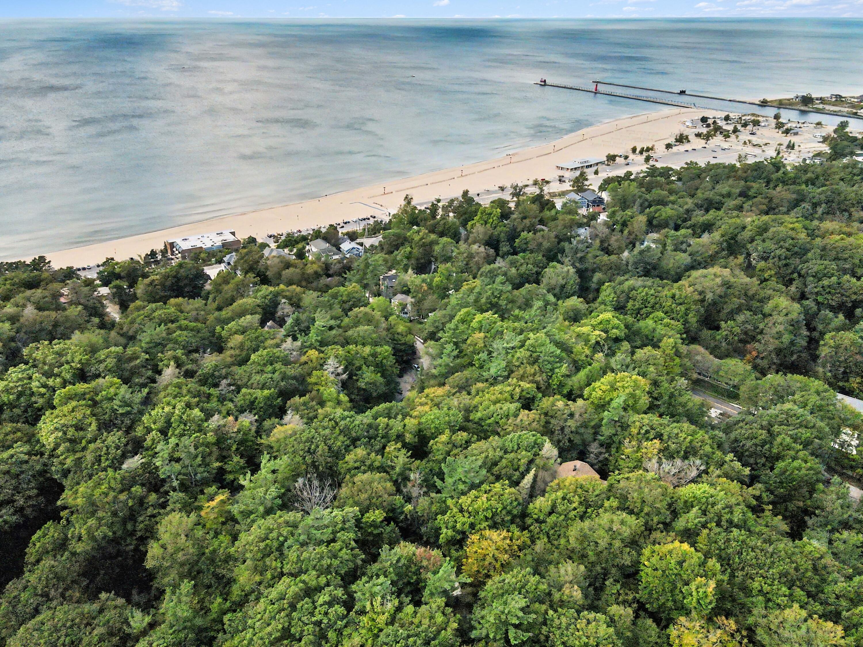 20 Crescent Hill Grand Haven MI 49417