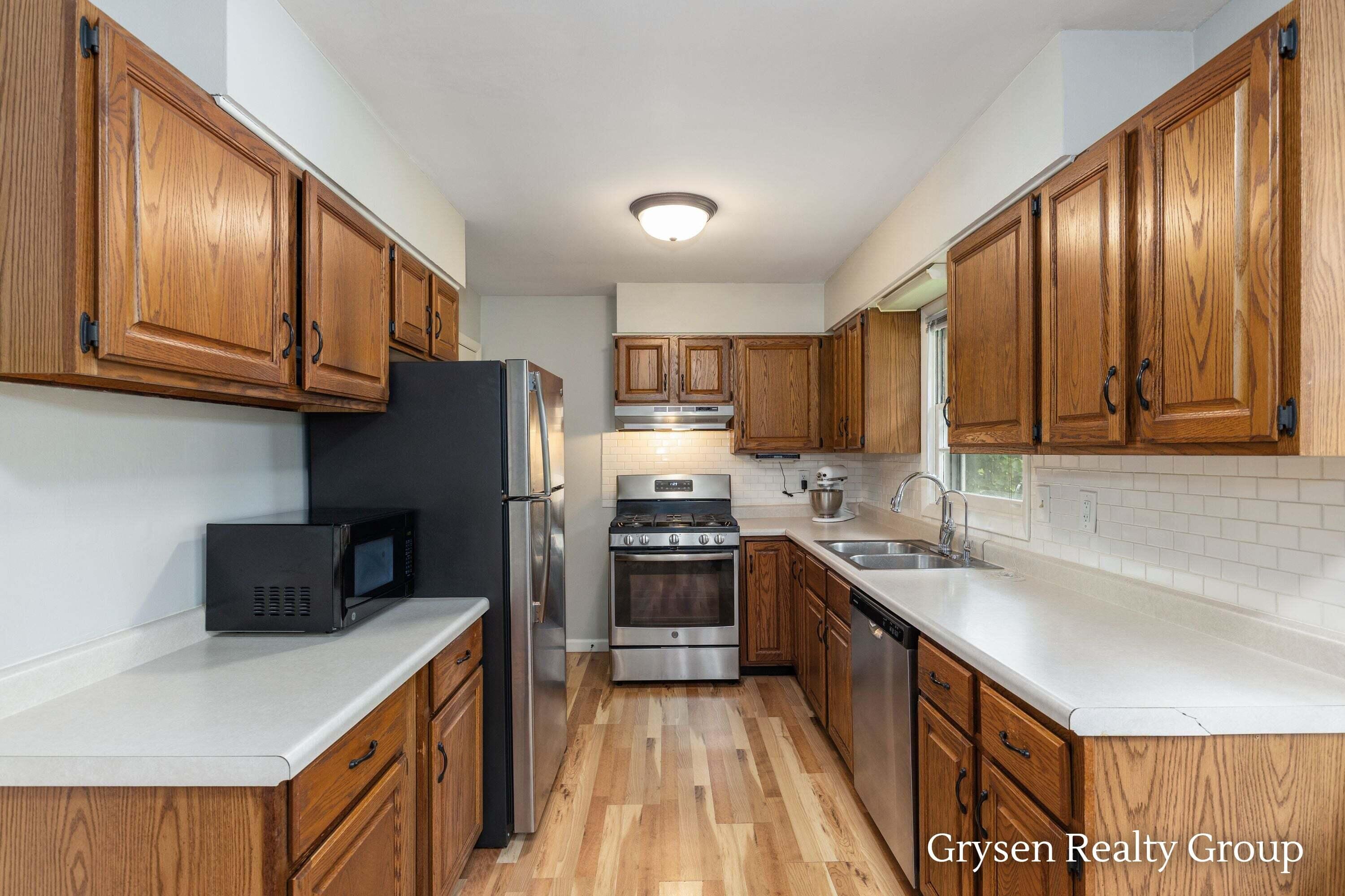 2034 Acton Road NW Grand Rapids MI 49504