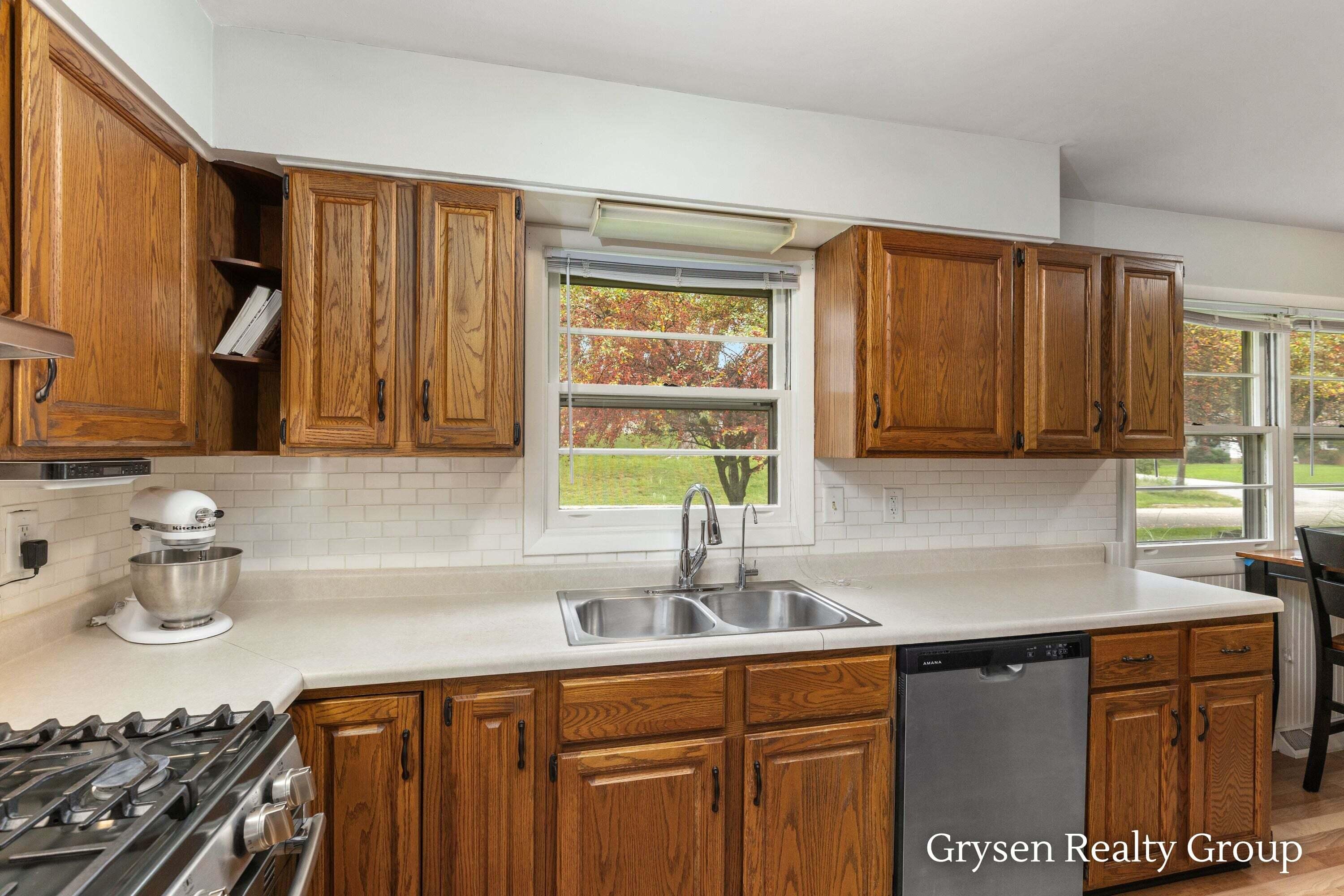 2034 Acton Road NW Grand Rapids MI 49504