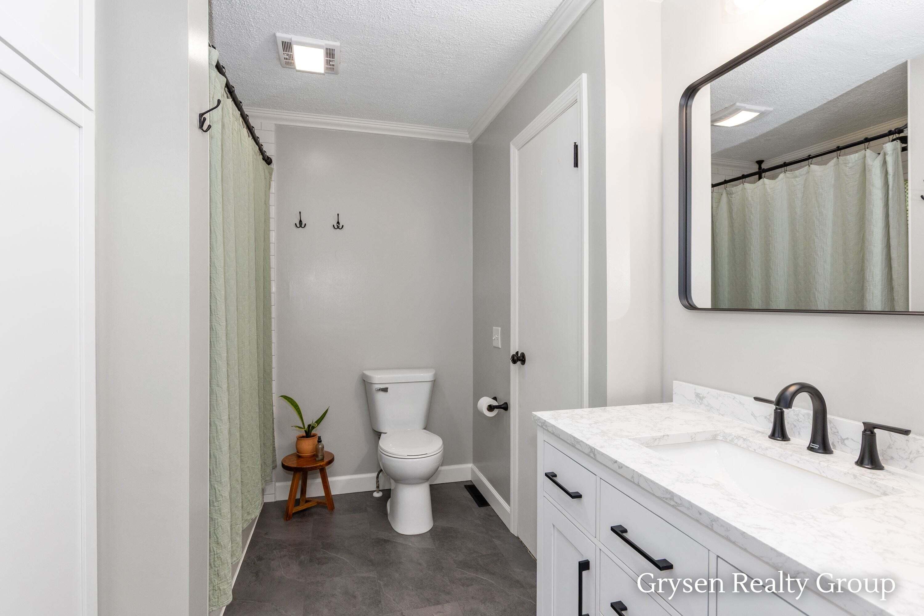 2034 Acton Road NW Grand Rapids MI 49504