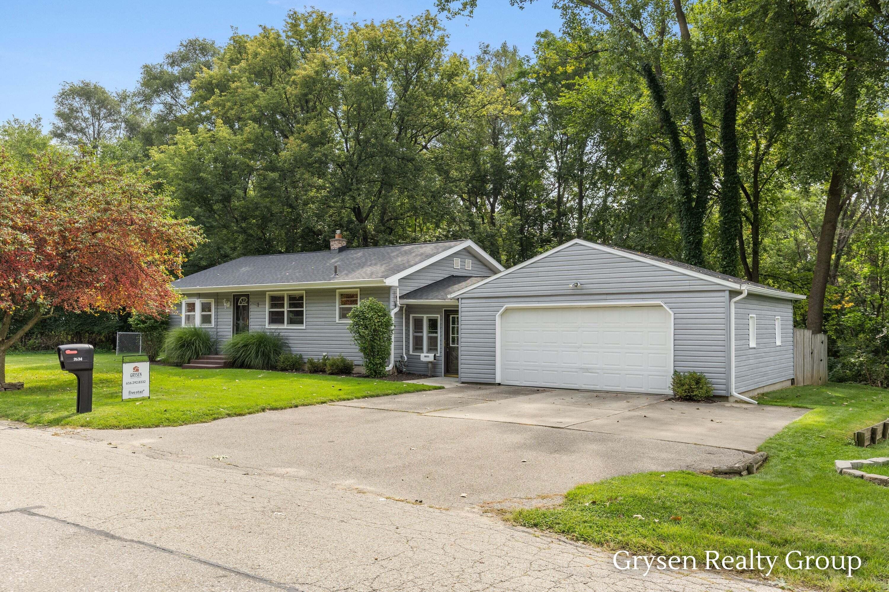 2034 Acton Road NW Grand Rapids MI 49504