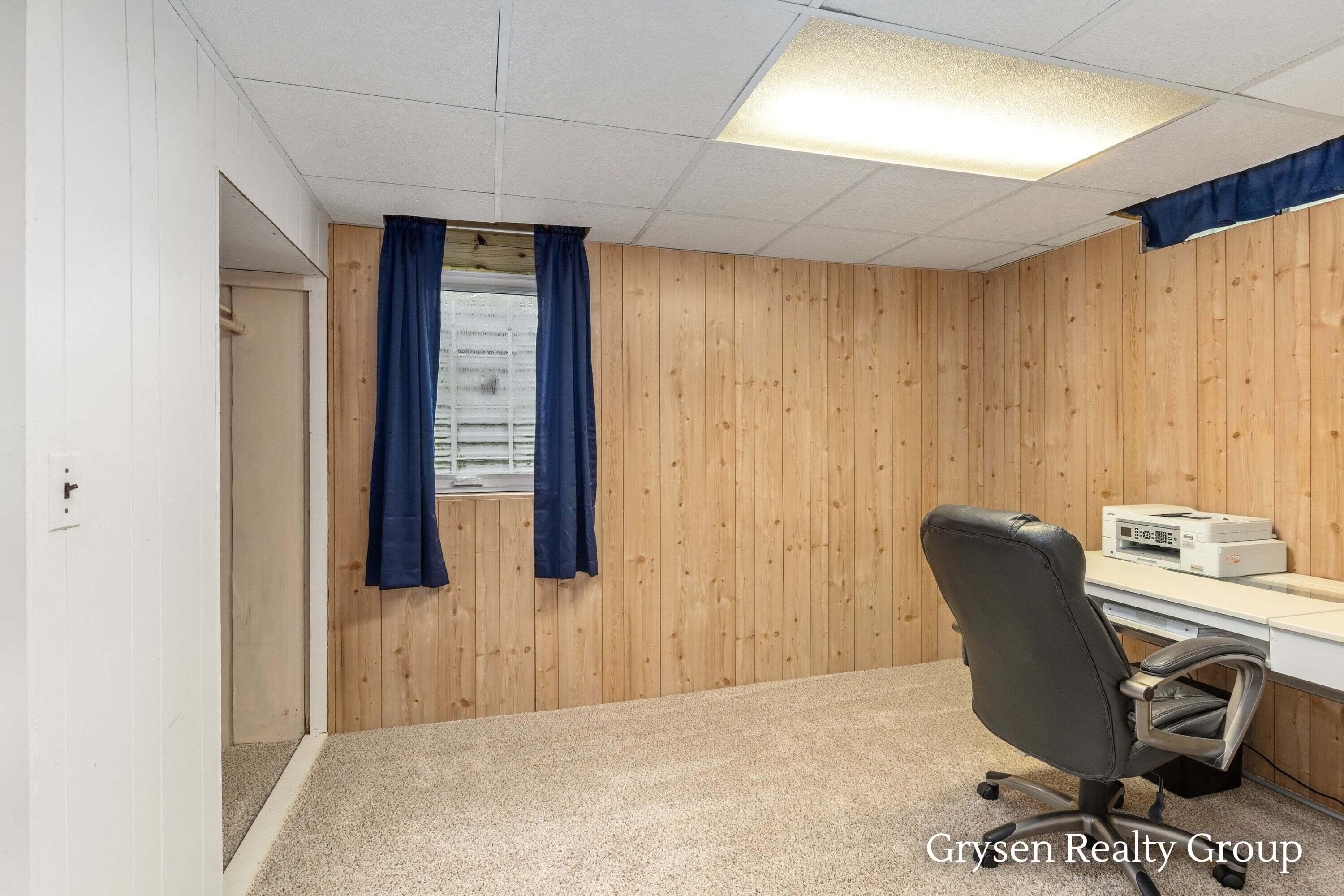 2034 Acton Road NW Grand Rapids MI 49504