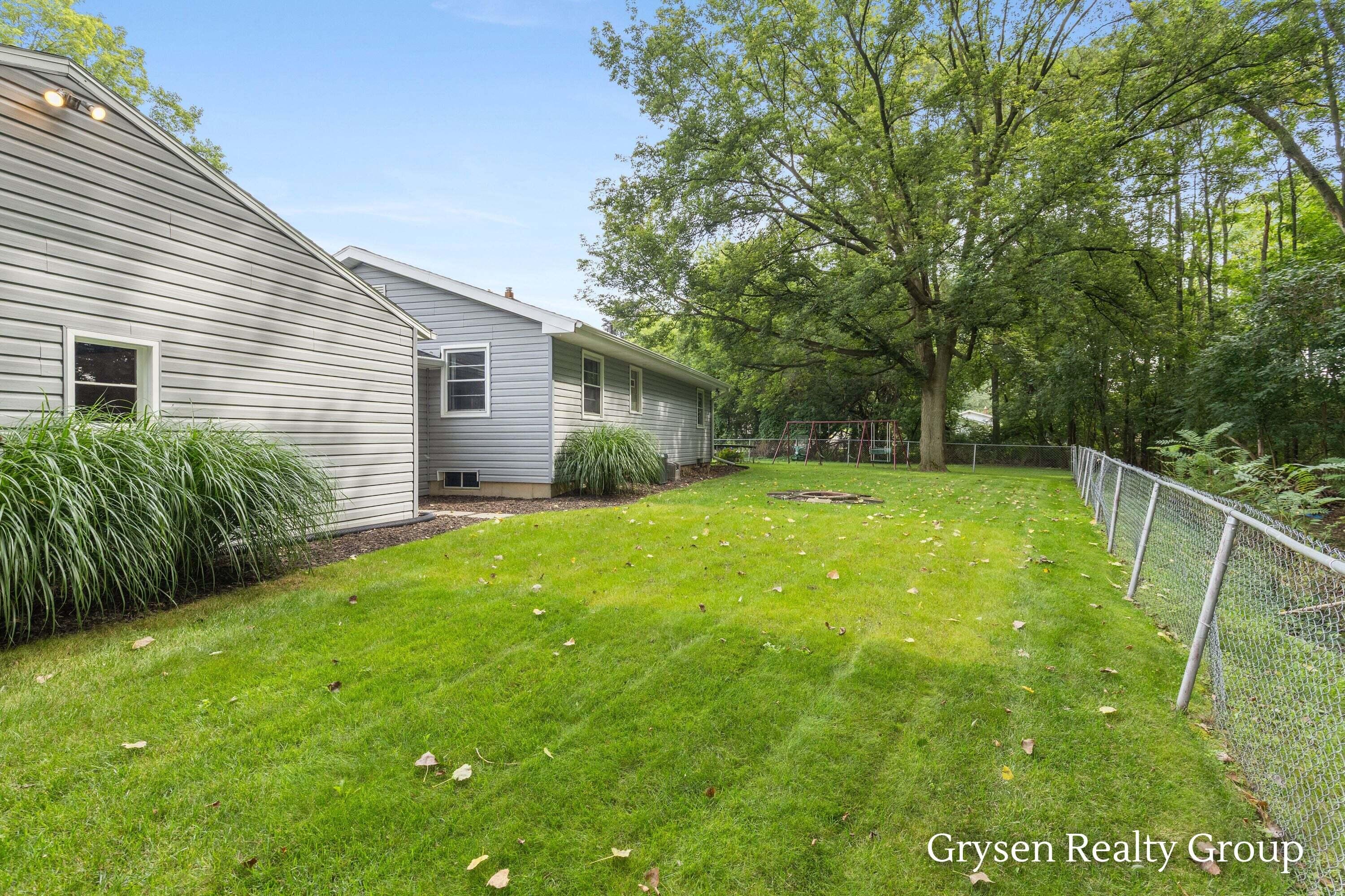 2034 Acton Road NW Grand Rapids MI 49504