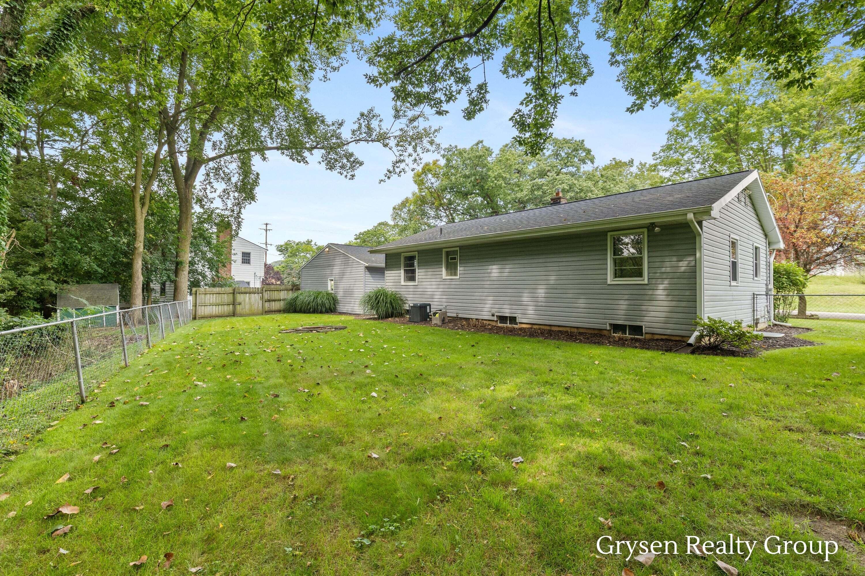 2034 Acton Road NW Grand Rapids MI 49504