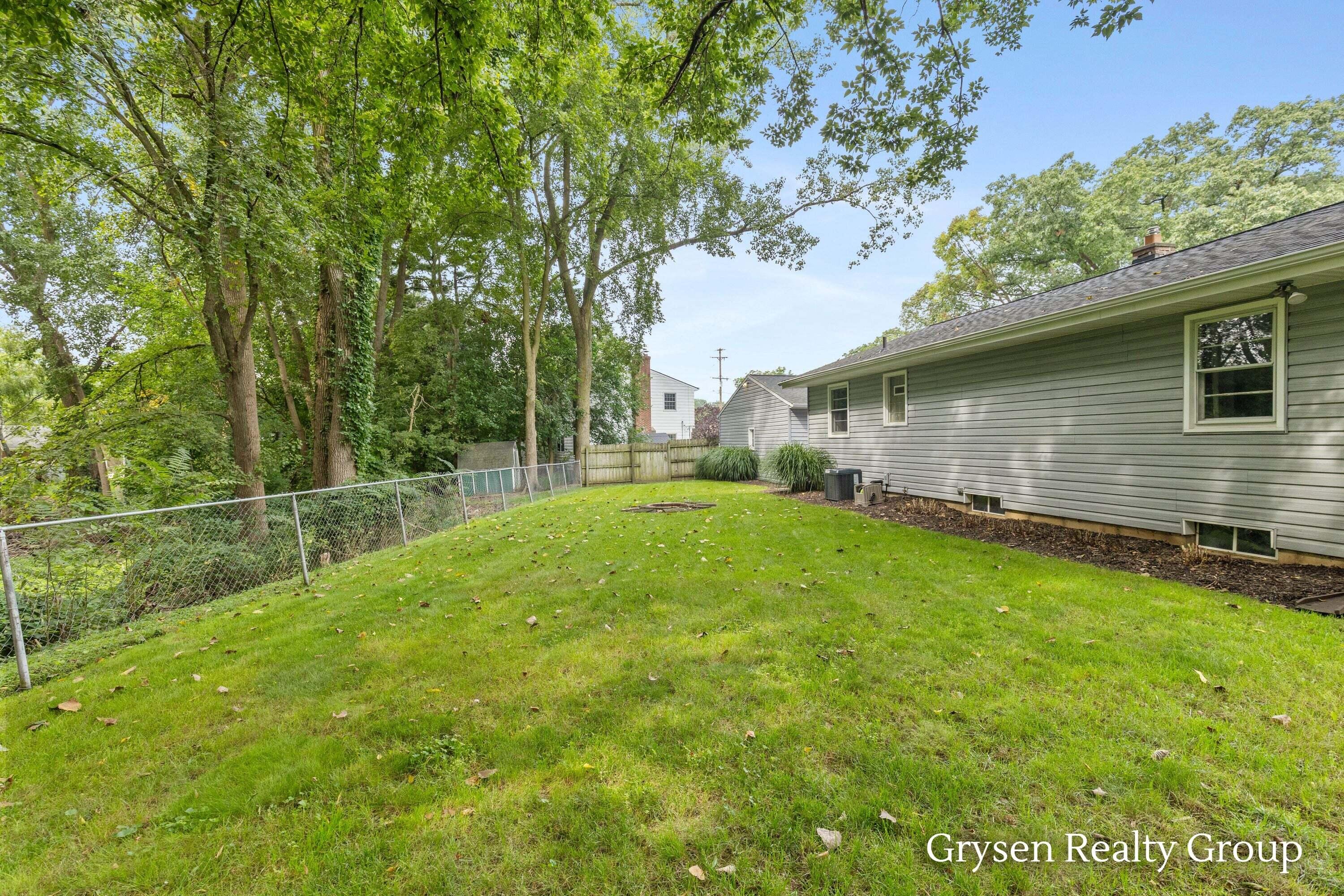 2034 Acton Road NW Grand Rapids MI 49504