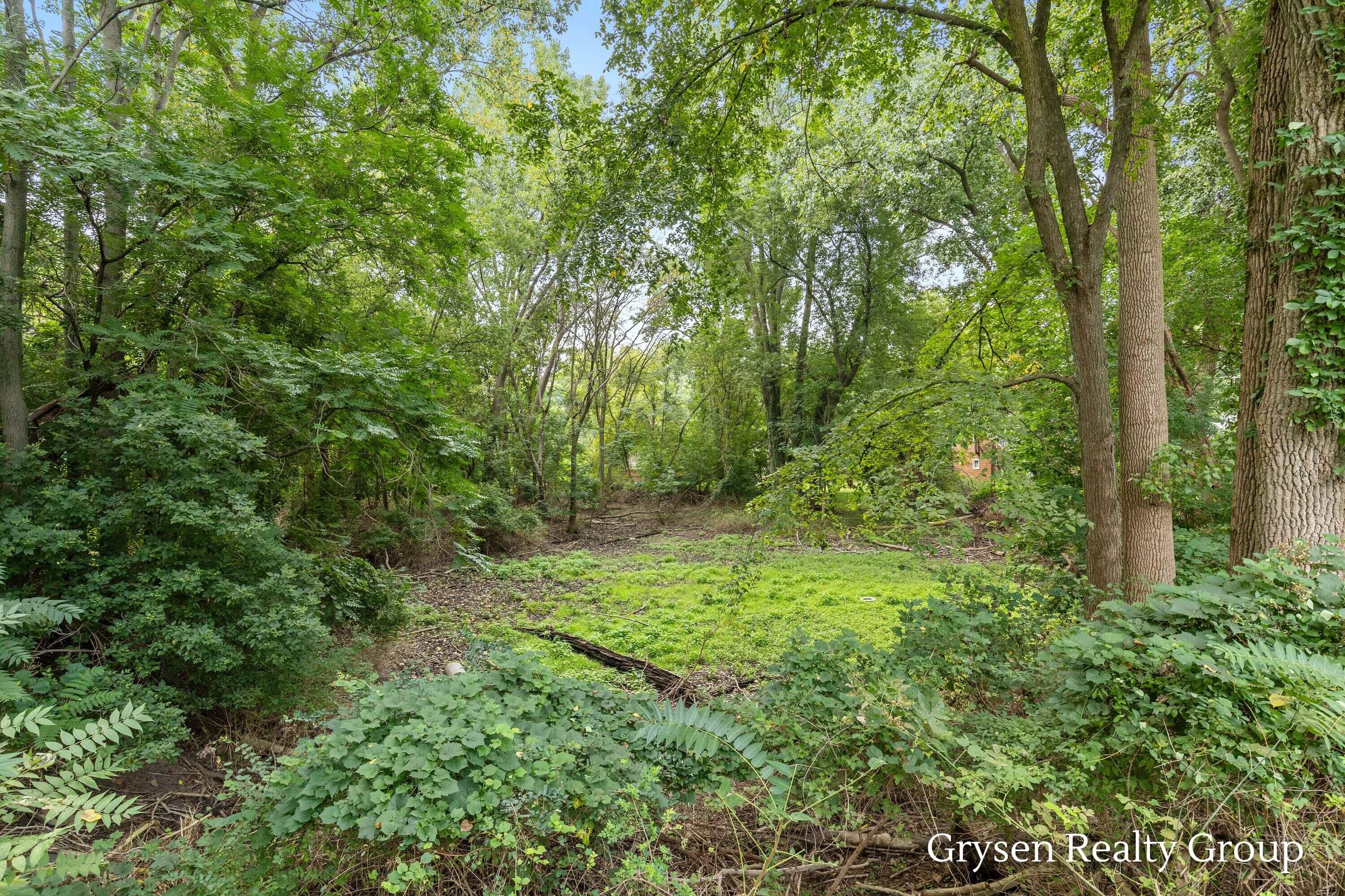 2034 Acton Road NW Grand Rapids MI 49504
