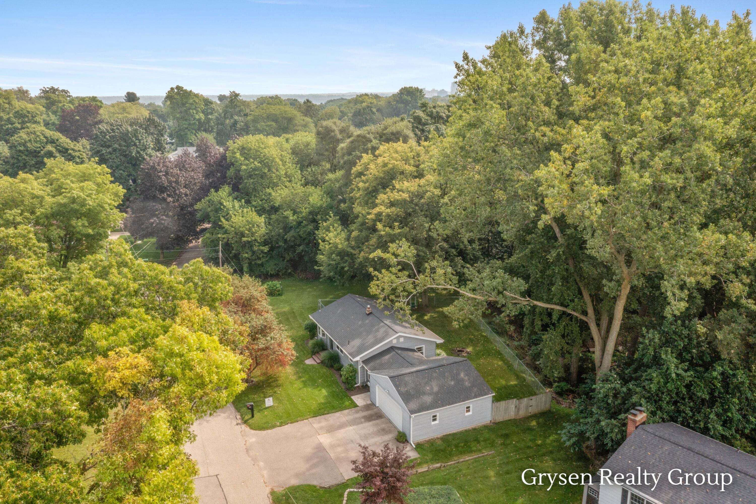2034 Acton Road NW Grand Rapids MI 49504