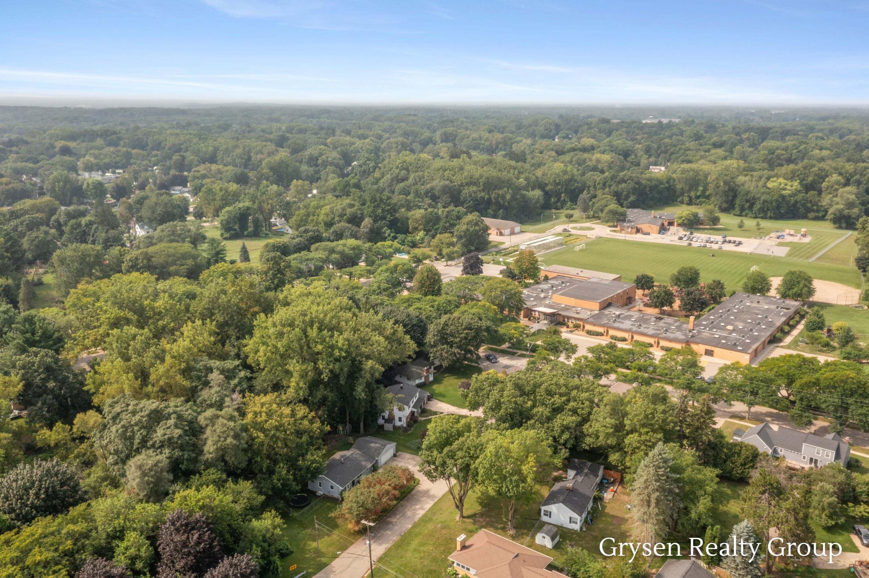 2034 Acton Road NW Grand Rapids MI 49504