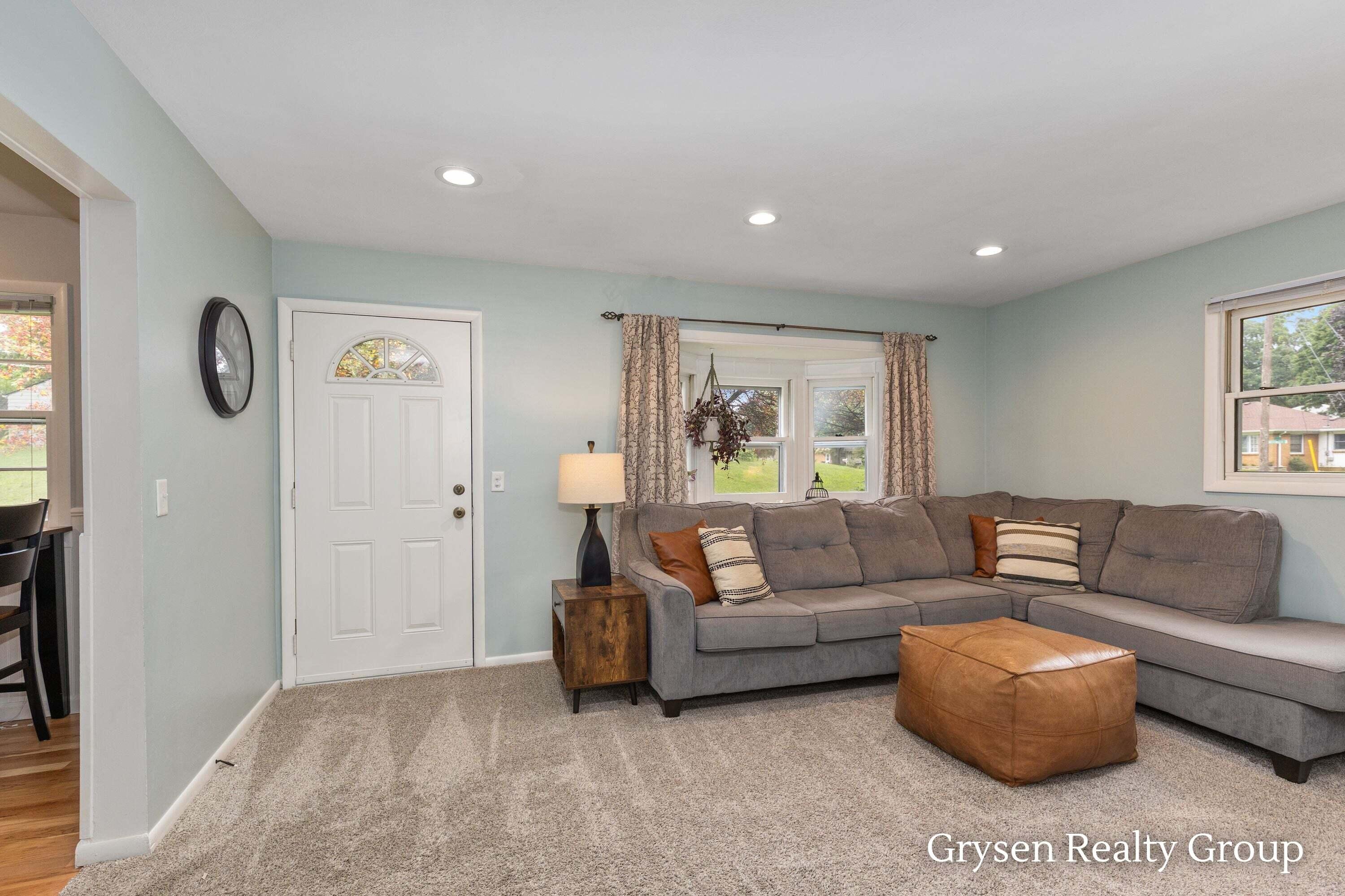 2034 Acton Road NW Grand Rapids MI 49504