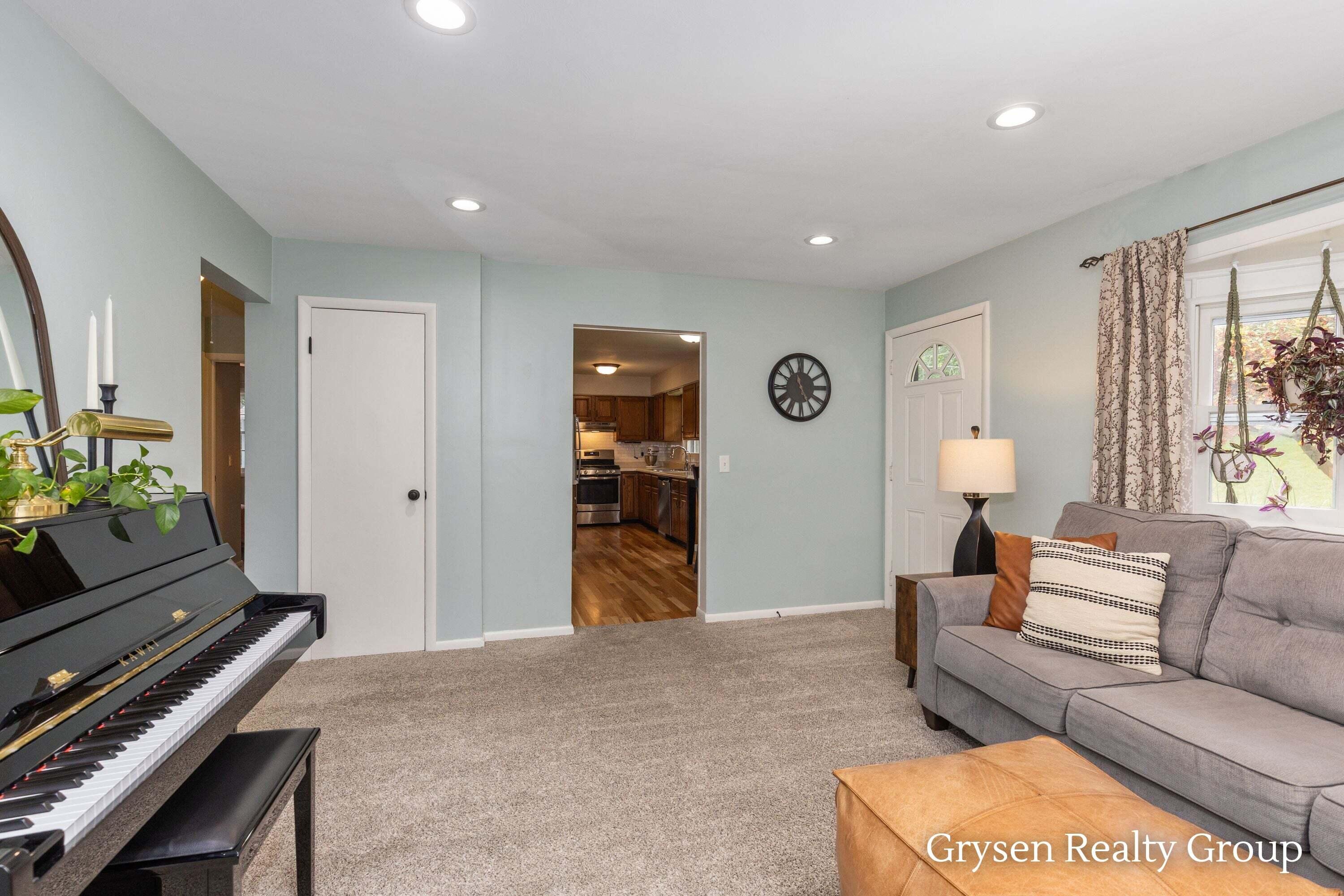 2034 Acton Road NW Grand Rapids MI 49504