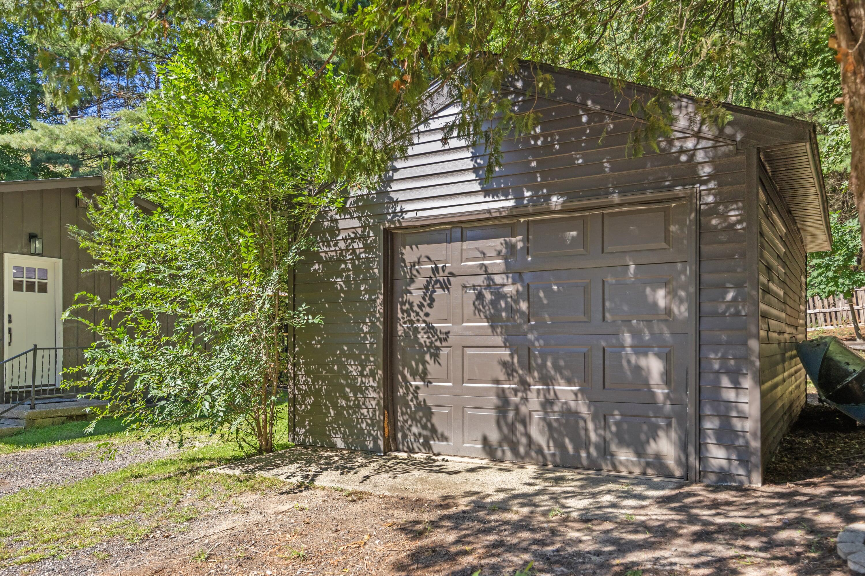 3233 13 Mile Road NE Rockford MI 49341