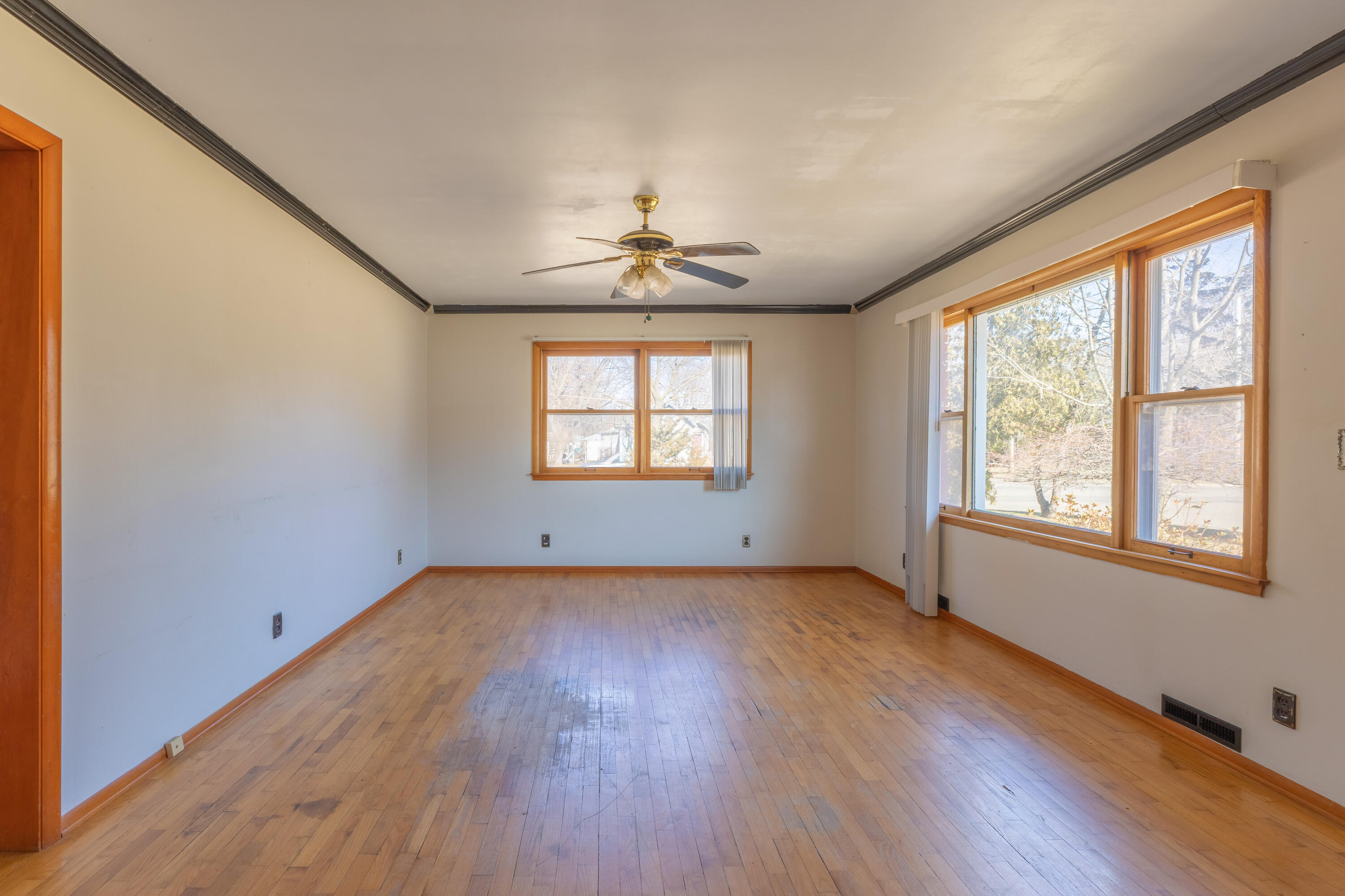 1712 W Ogden Circle Benton Harbor MI 49022