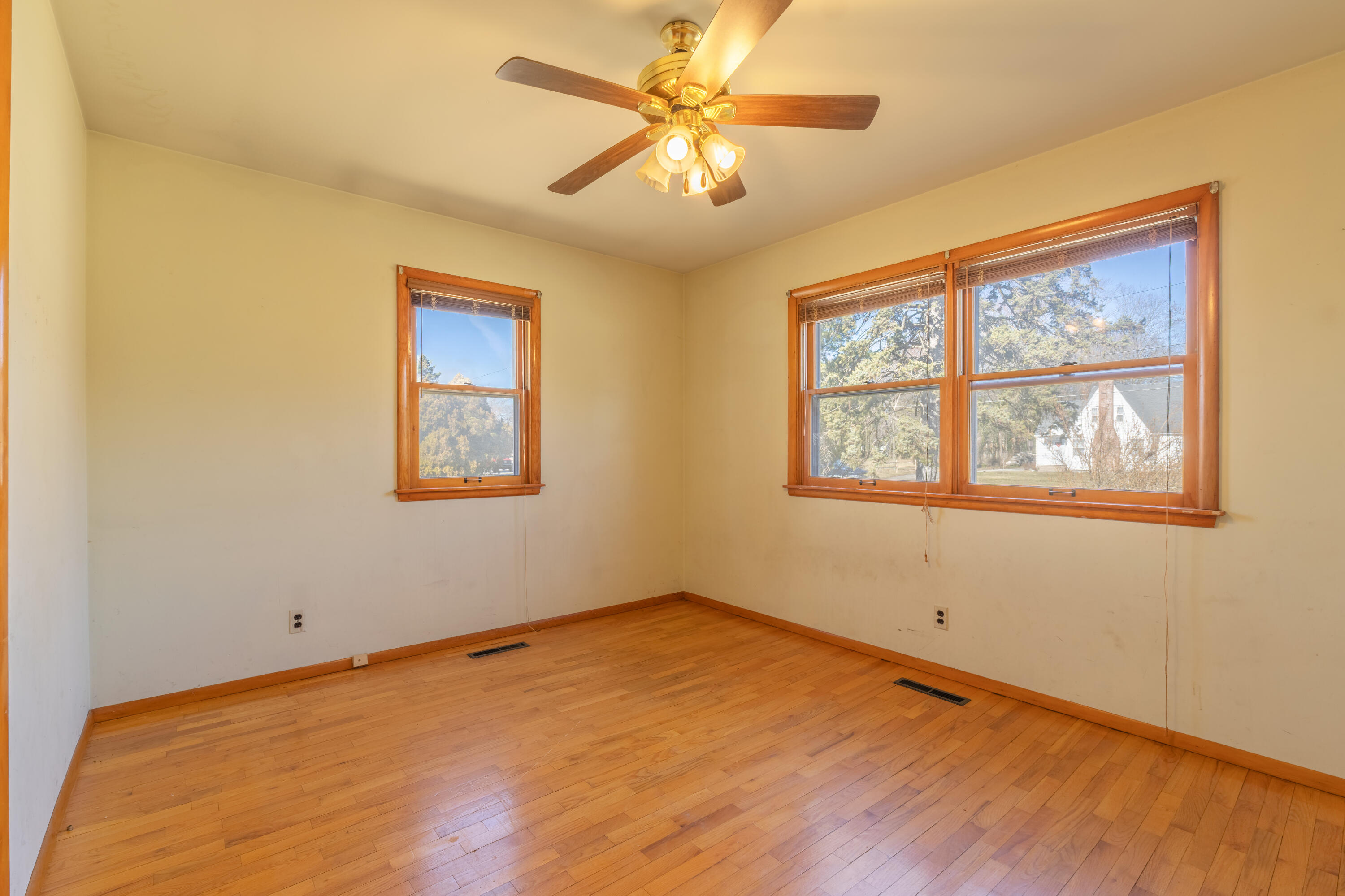 1712 W Ogden Circle Benton Harbor MI 49022