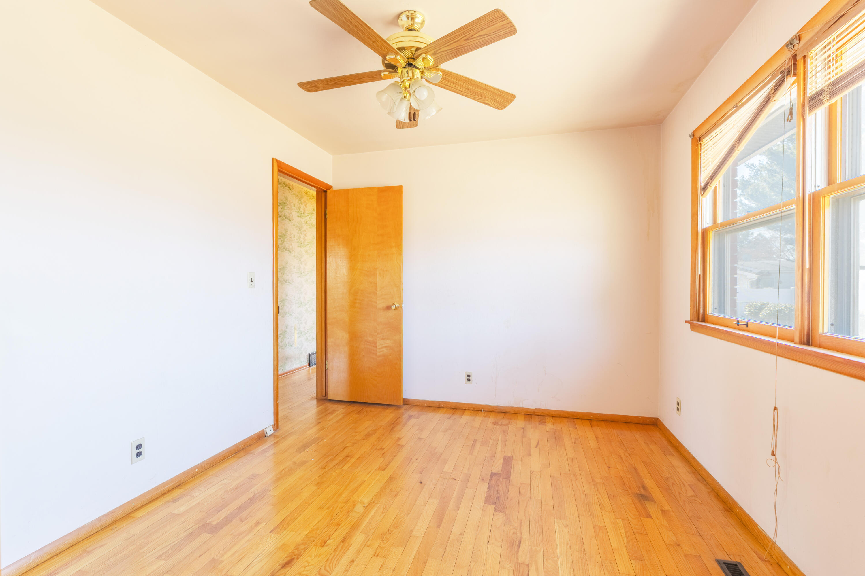 1712 W Ogden Circle Benton Harbor MI 49022