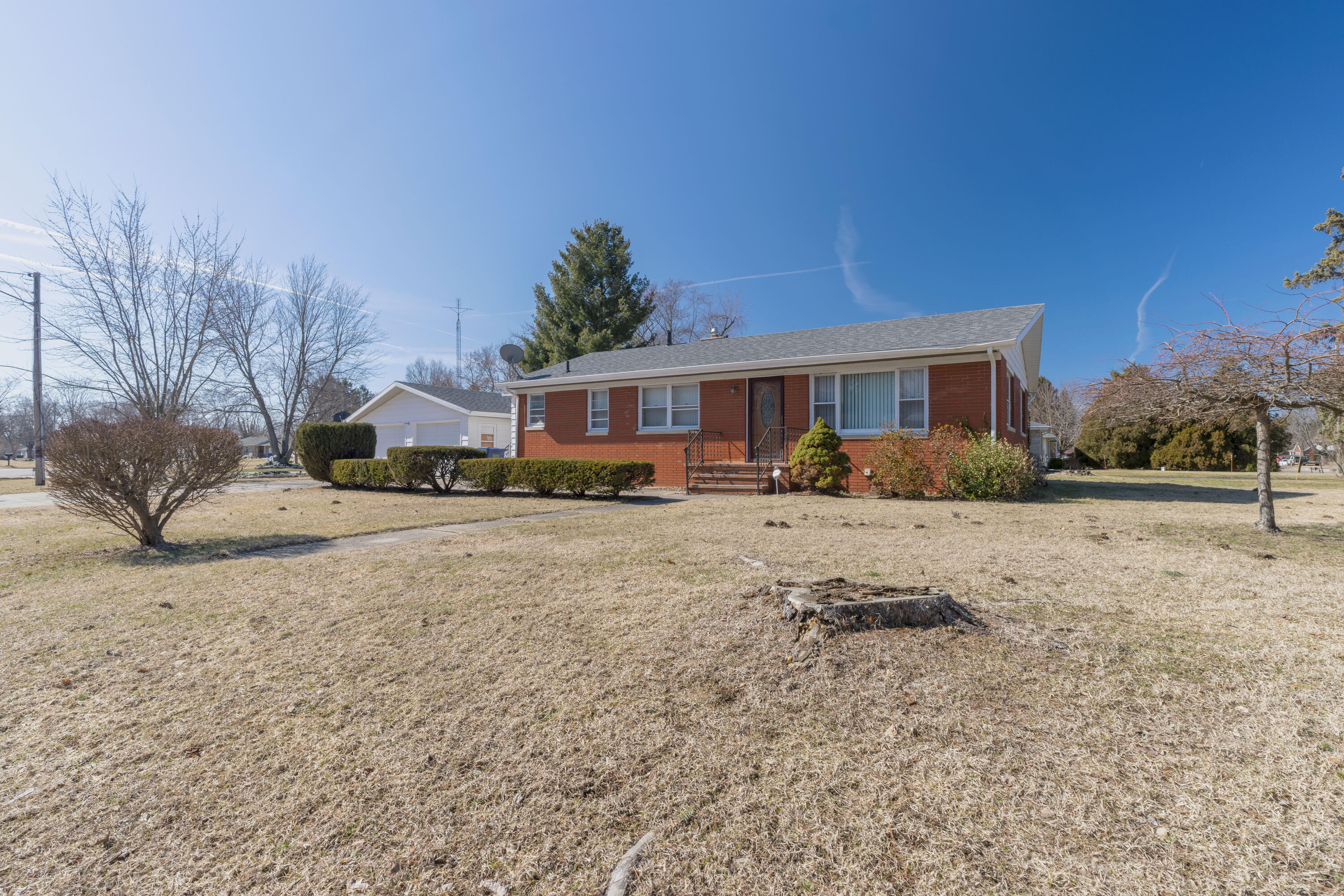 1712 W Ogden Circle Benton Harbor MI 49022