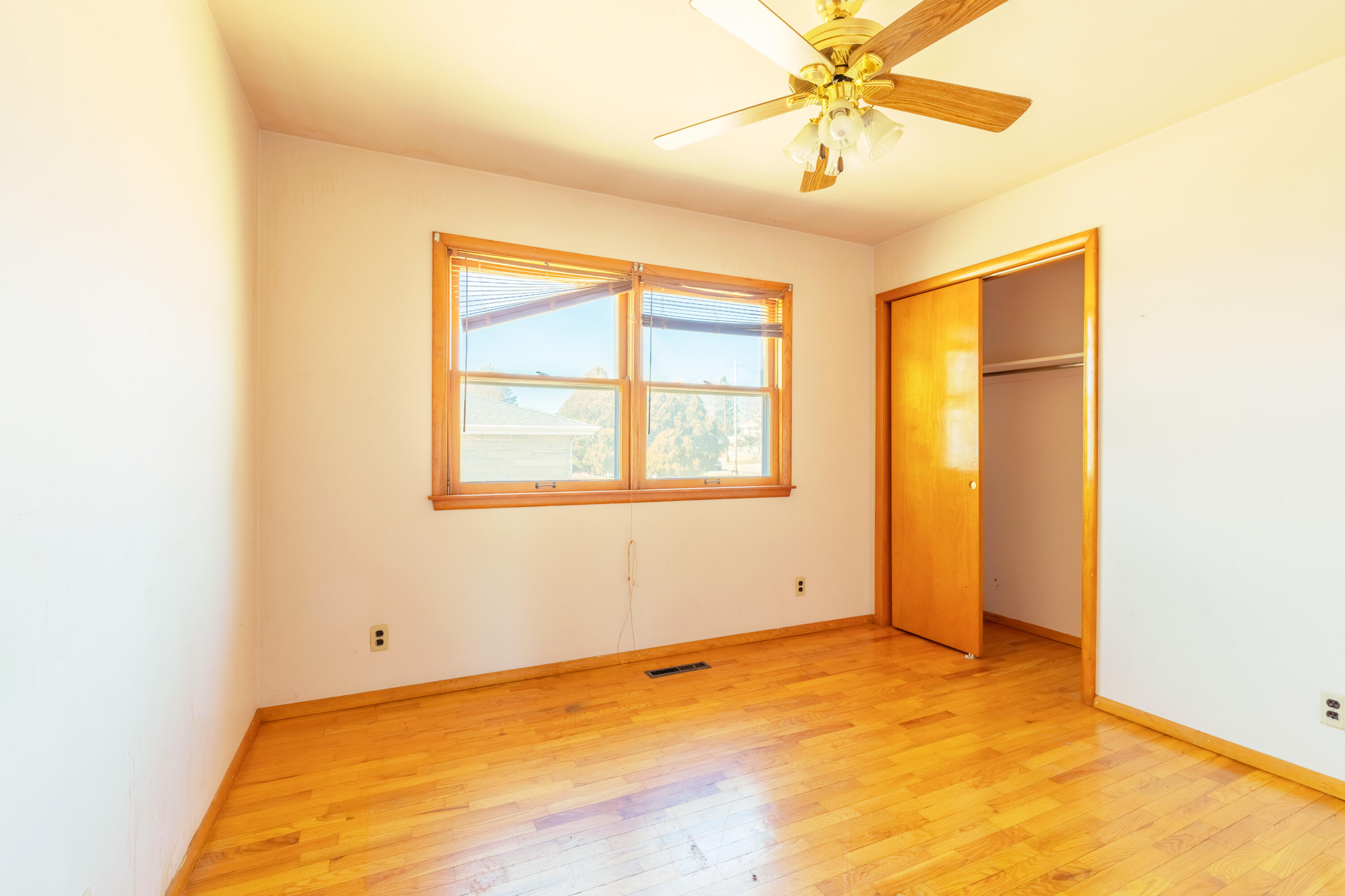 1712 W Ogden Circle Benton Harbor MI 49022