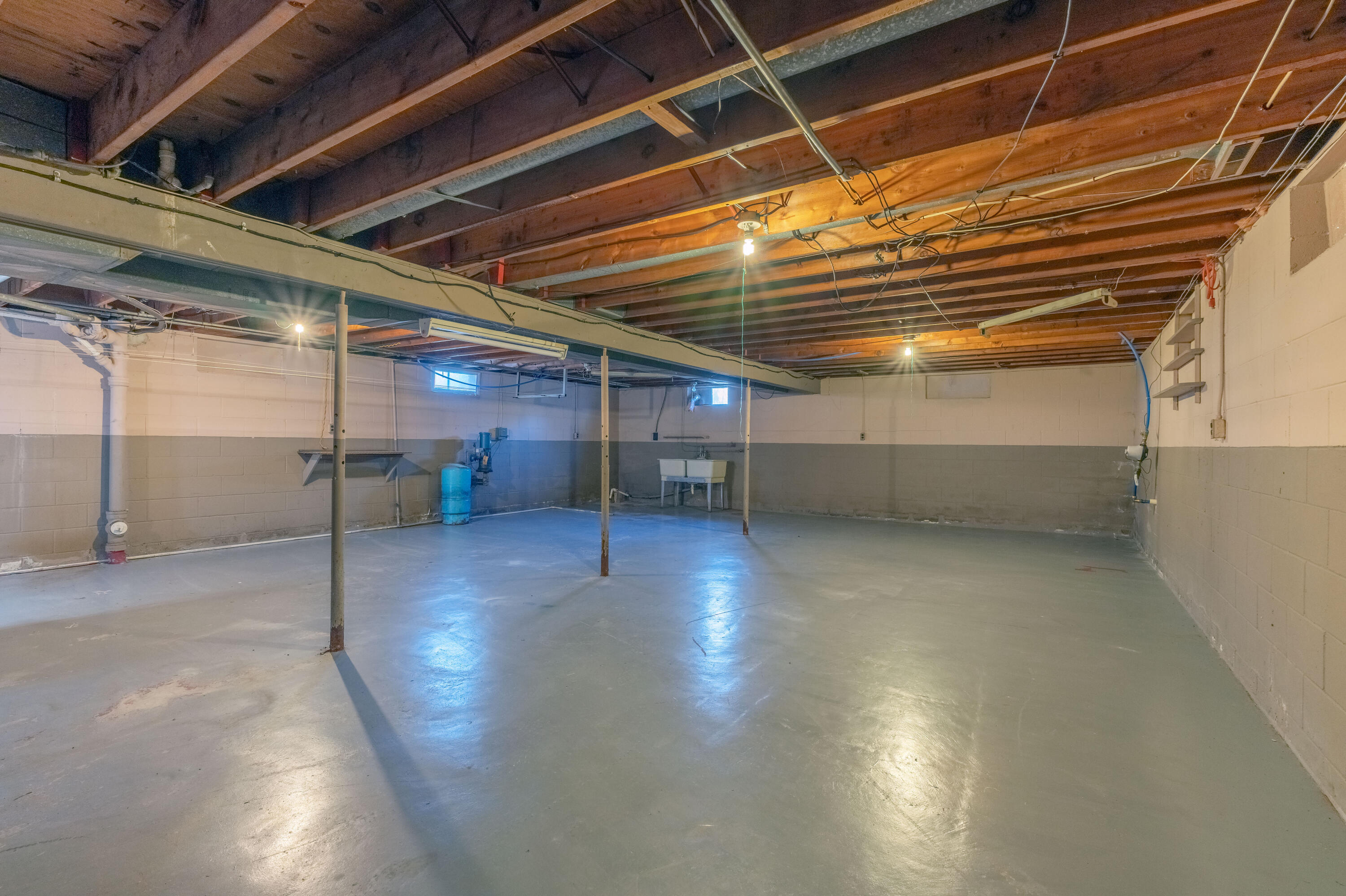 1712 W Ogden Circle Benton Harbor MI 49022