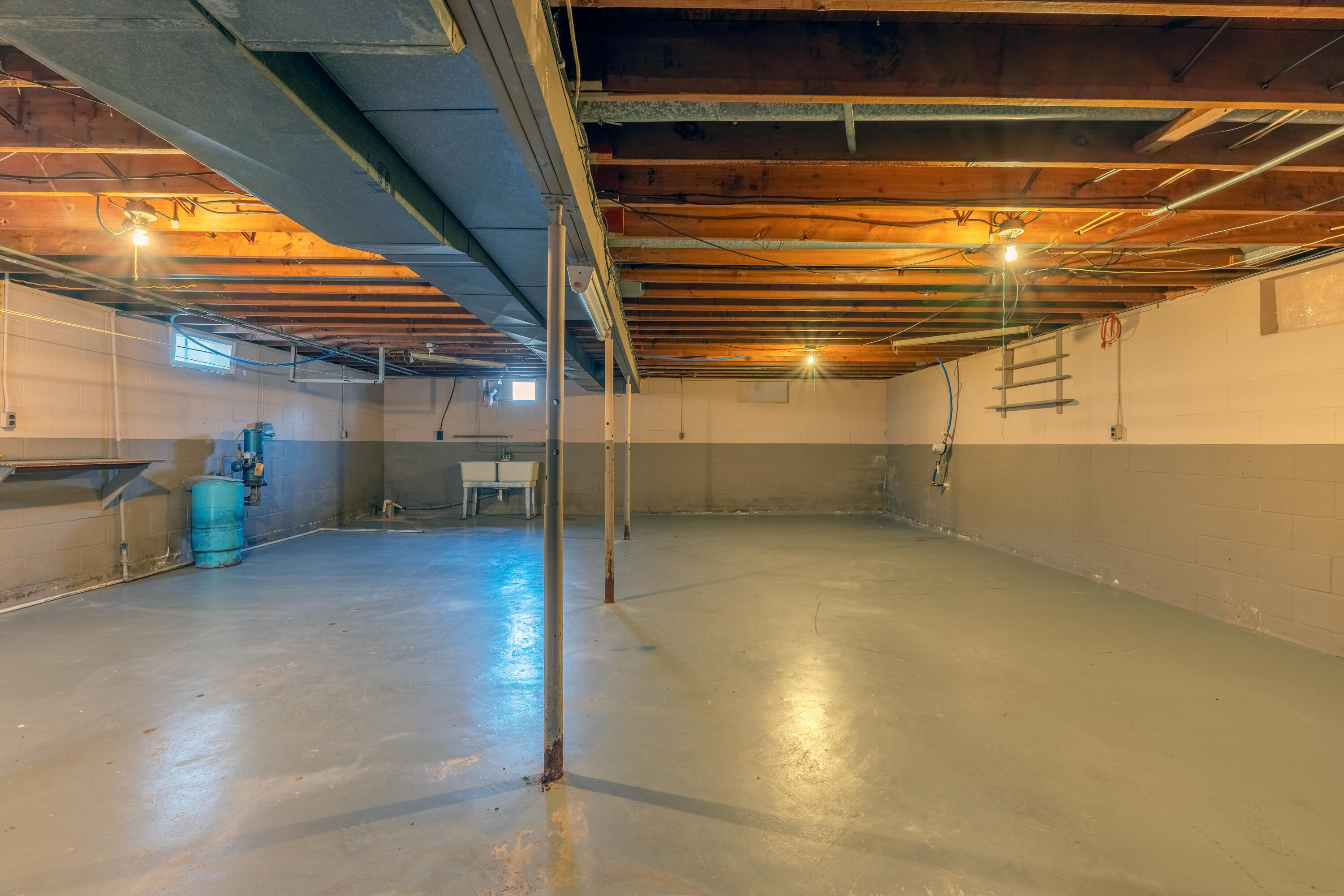 1712 W Ogden Circle Benton Harbor MI 49022