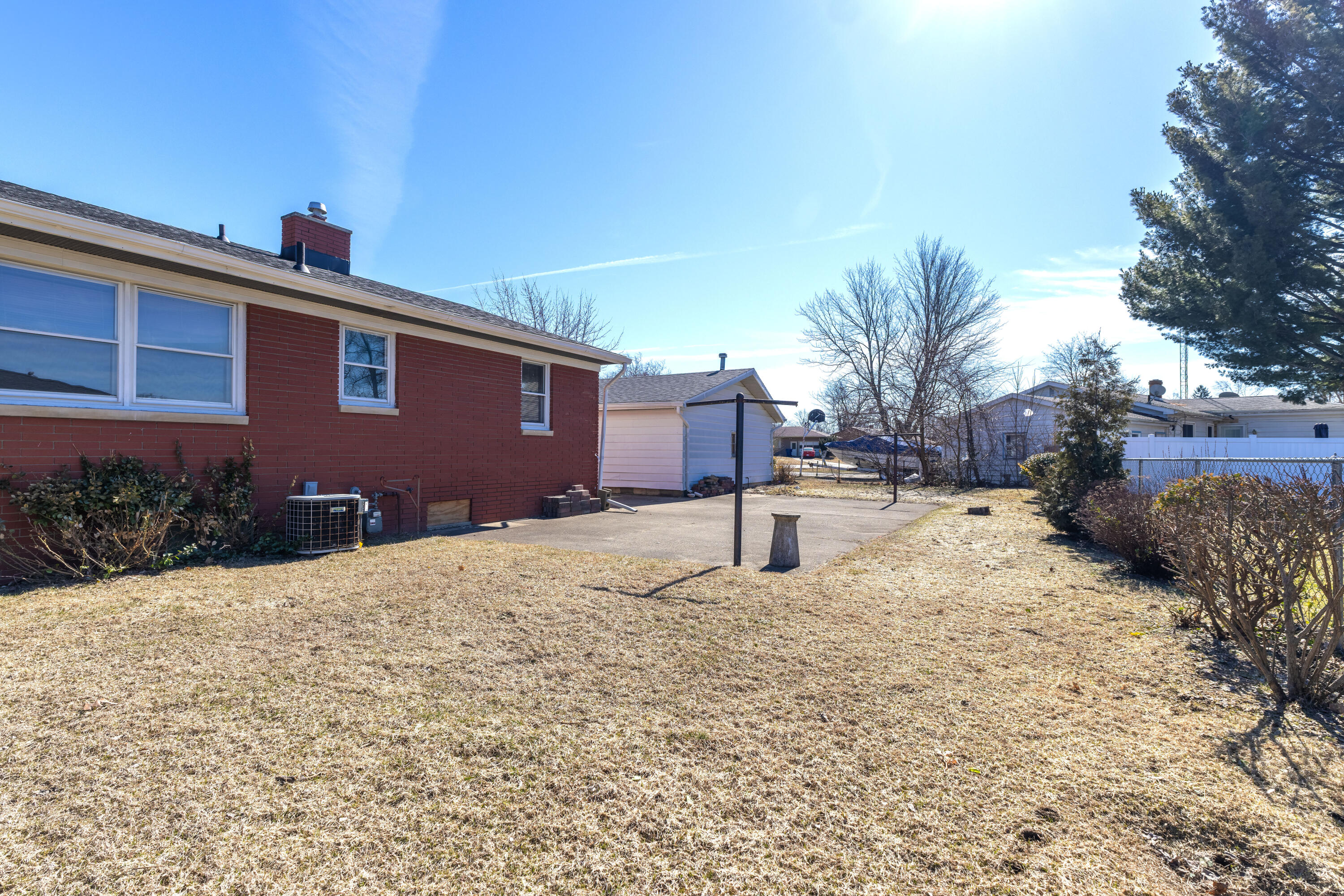 1712 W Ogden Circle Benton Harbor MI 49022