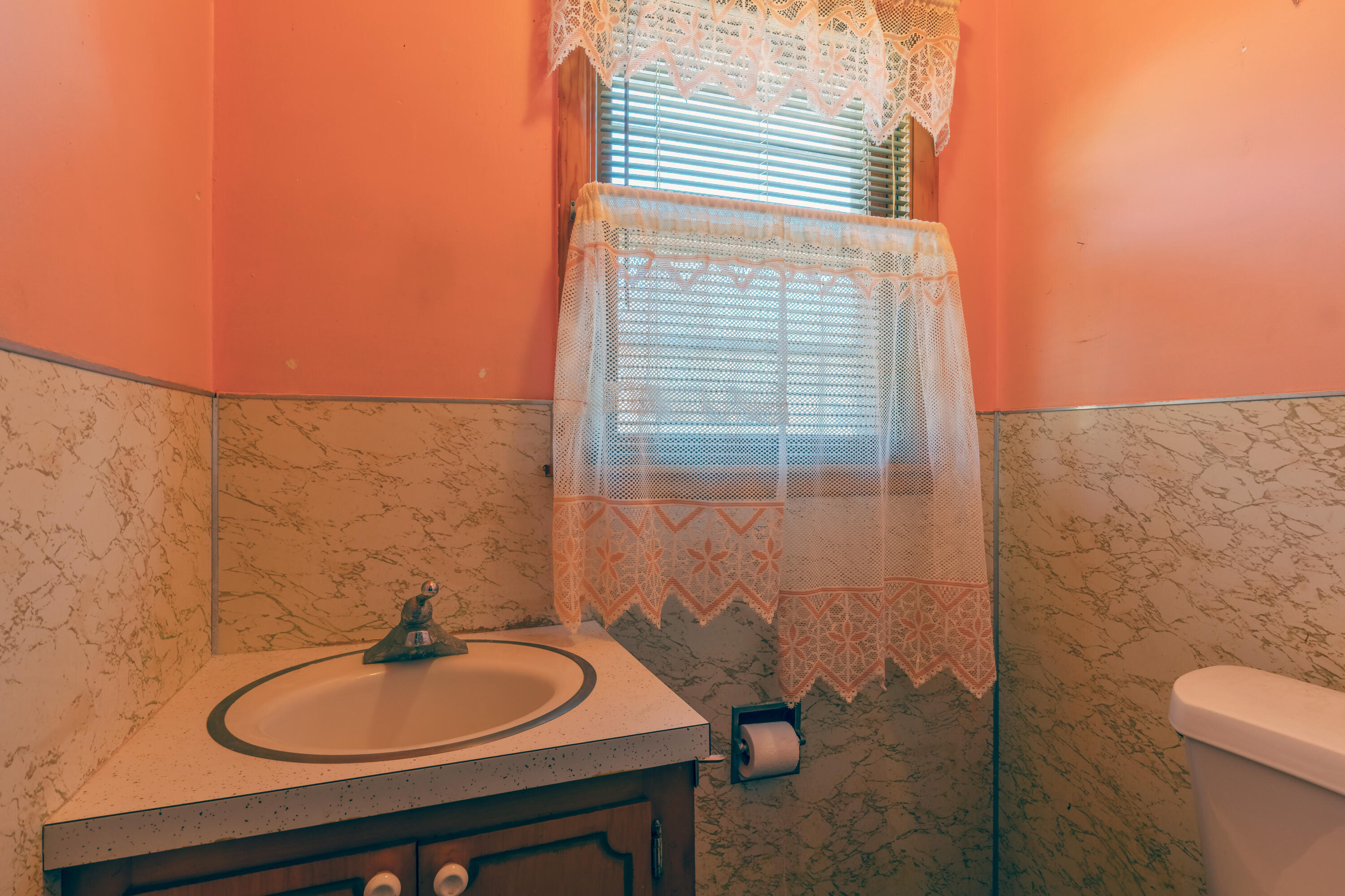 1712 W Ogden Circle Benton Harbor MI 49022