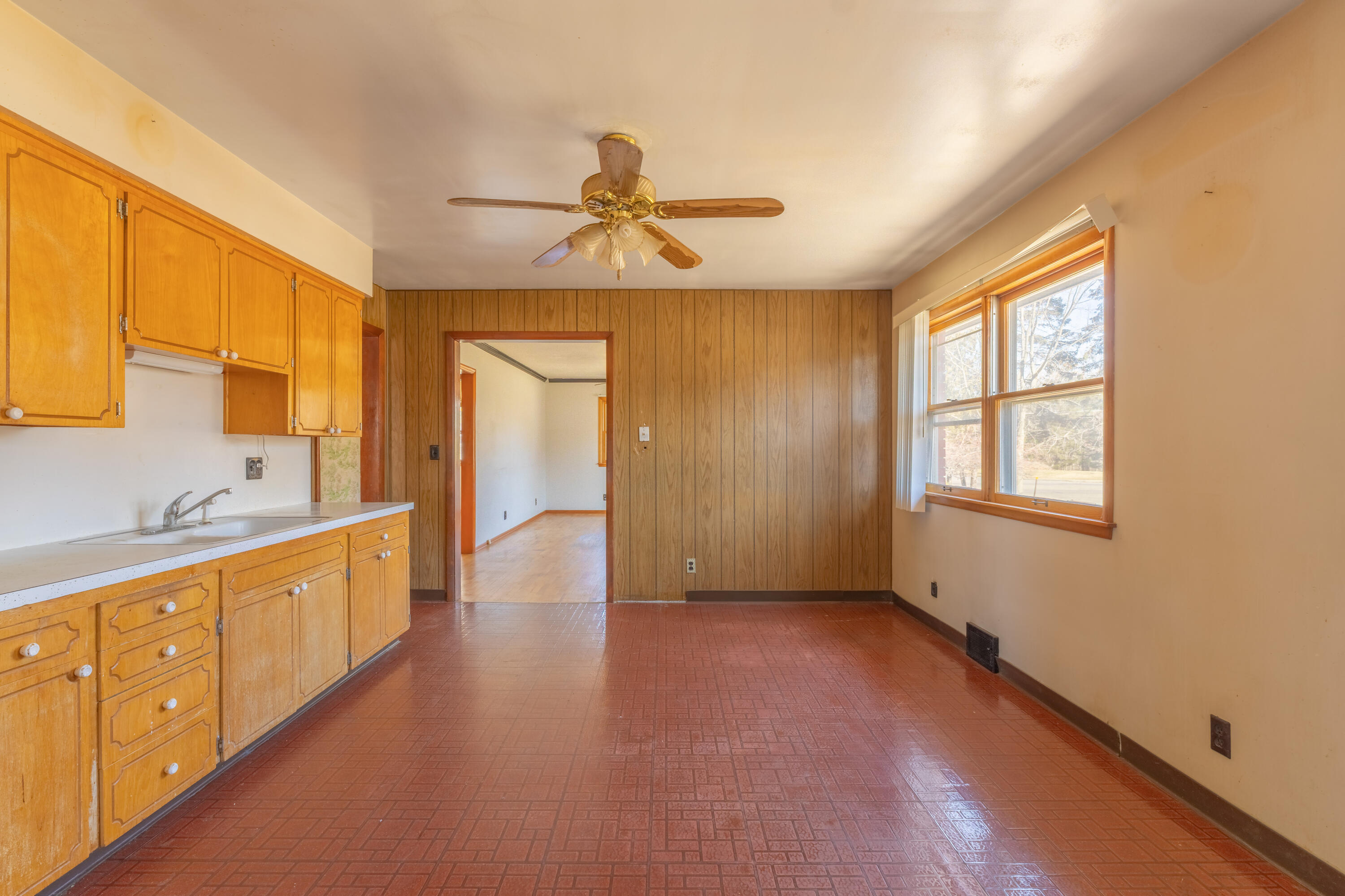 1712 W Ogden Circle Benton Harbor MI 49022