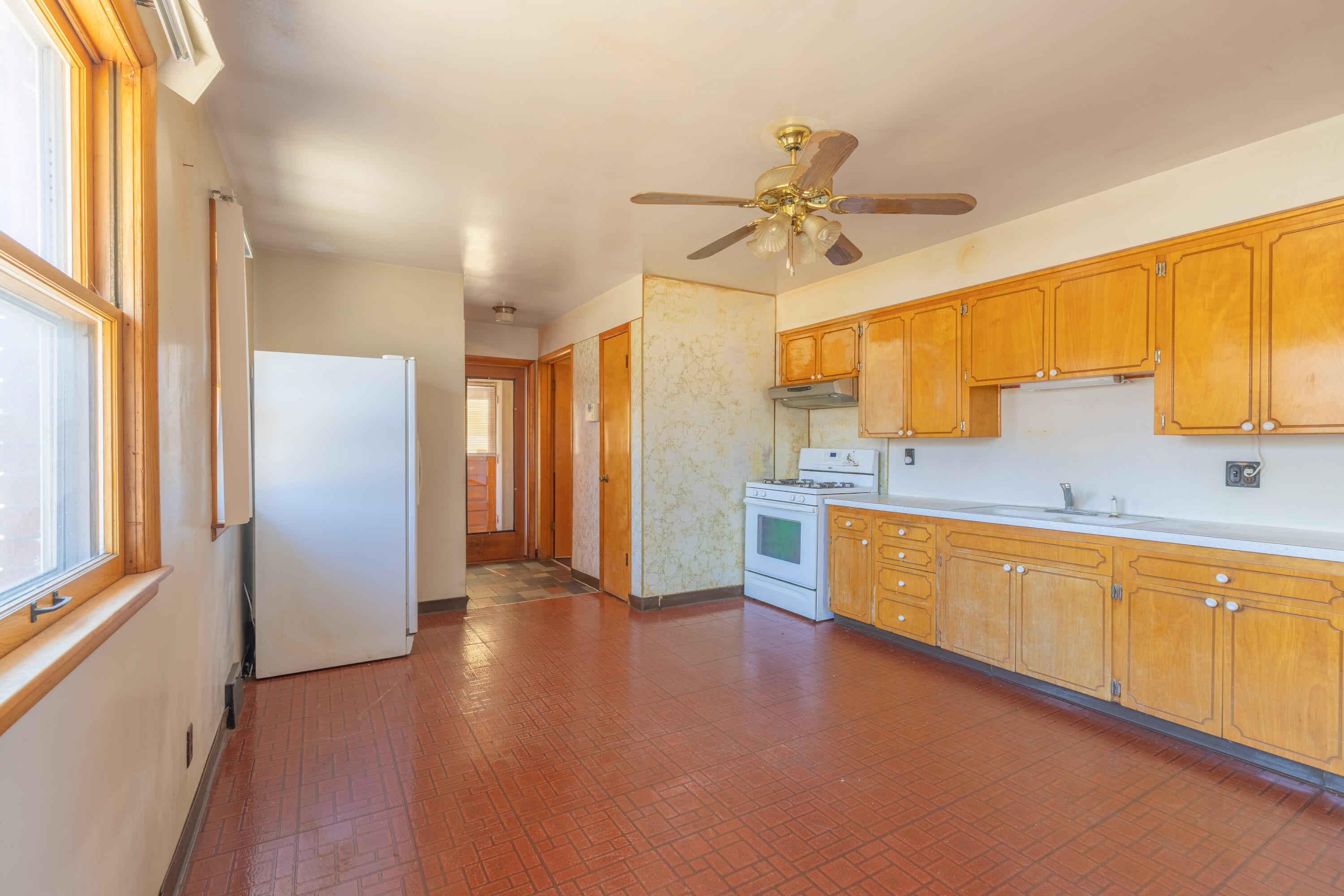 1712 W Ogden Circle Benton Harbor MI 49022