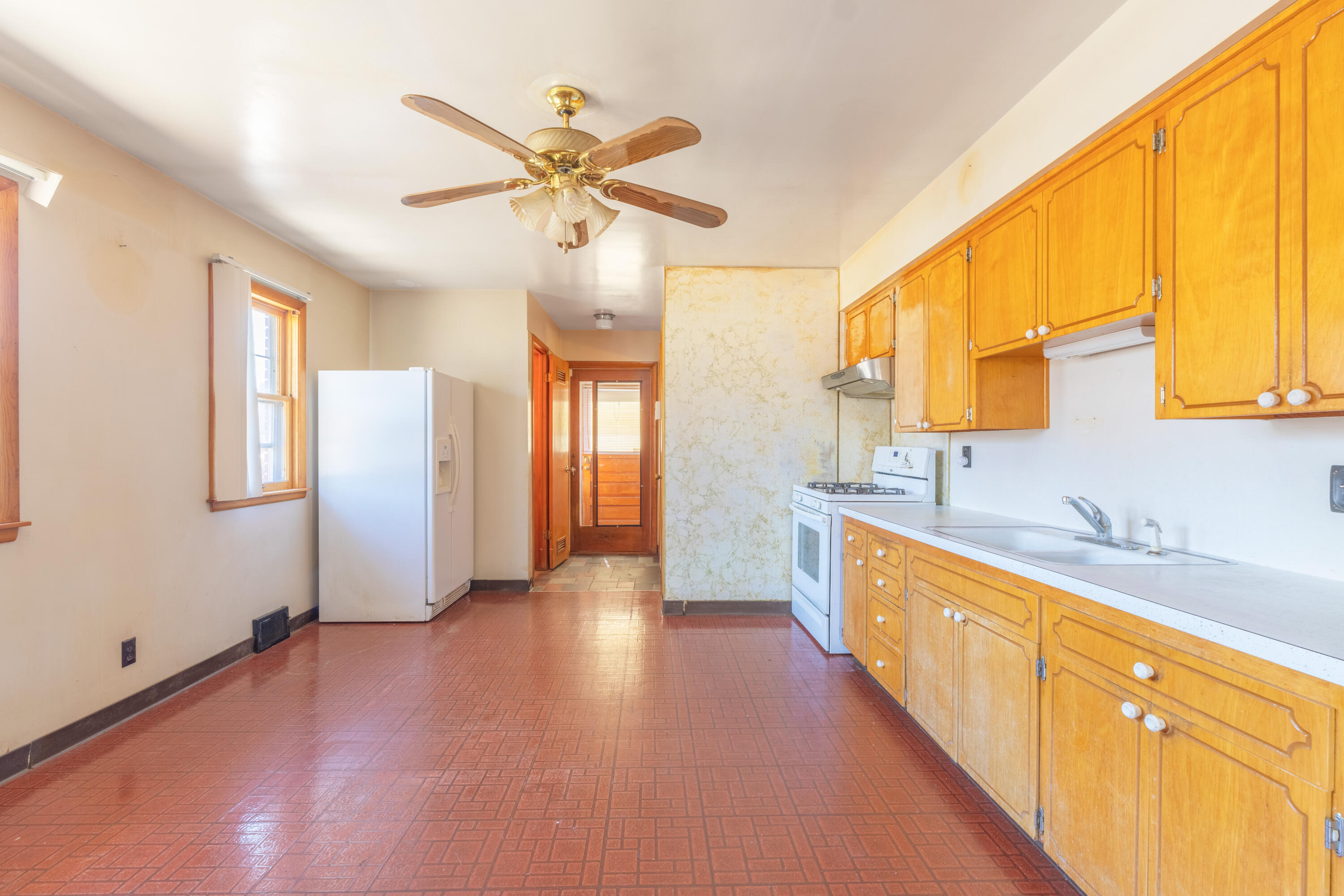 1712 W Ogden Circle Benton Harbor MI 49022