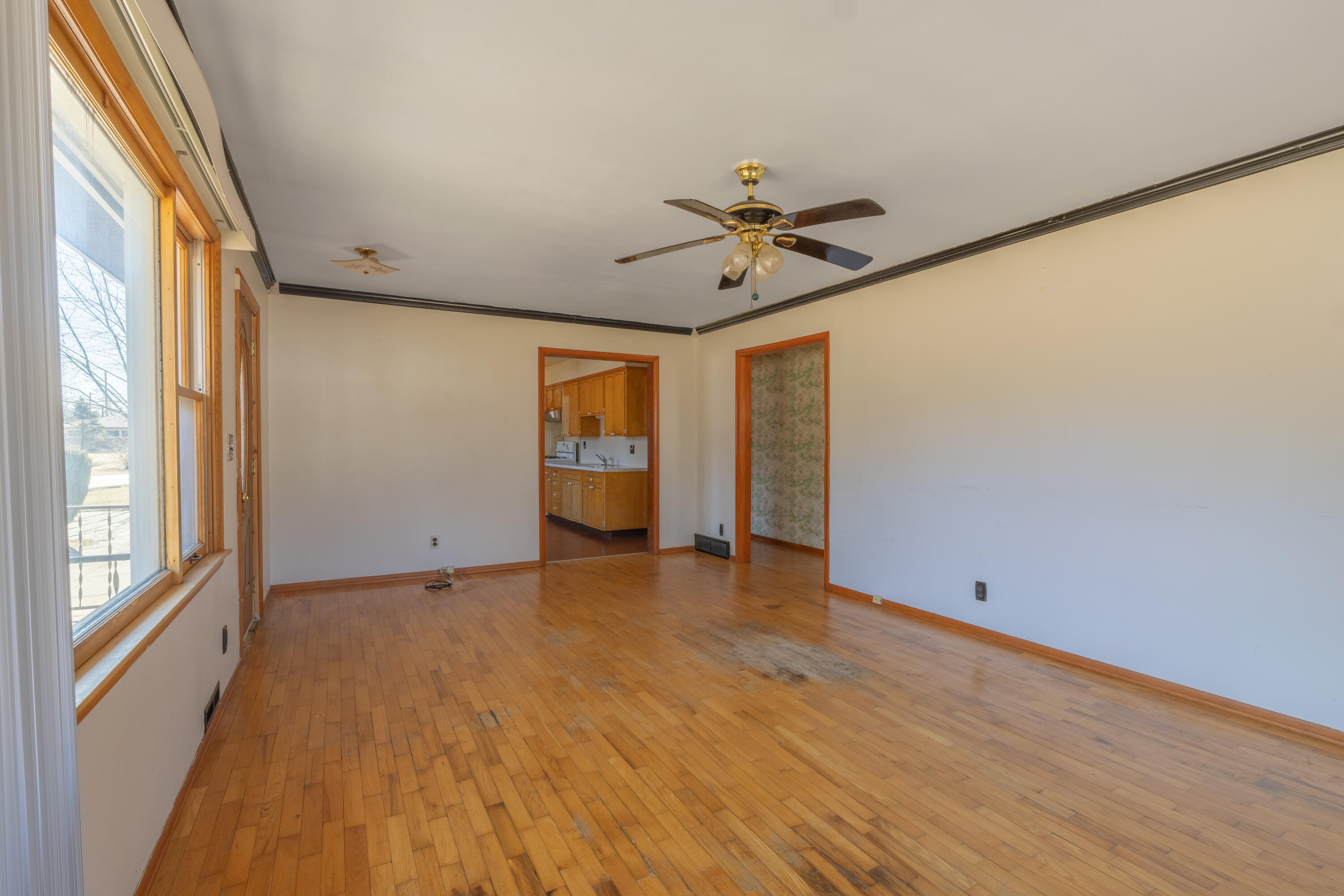 1712 W Ogden Circle Benton Harbor MI 49022