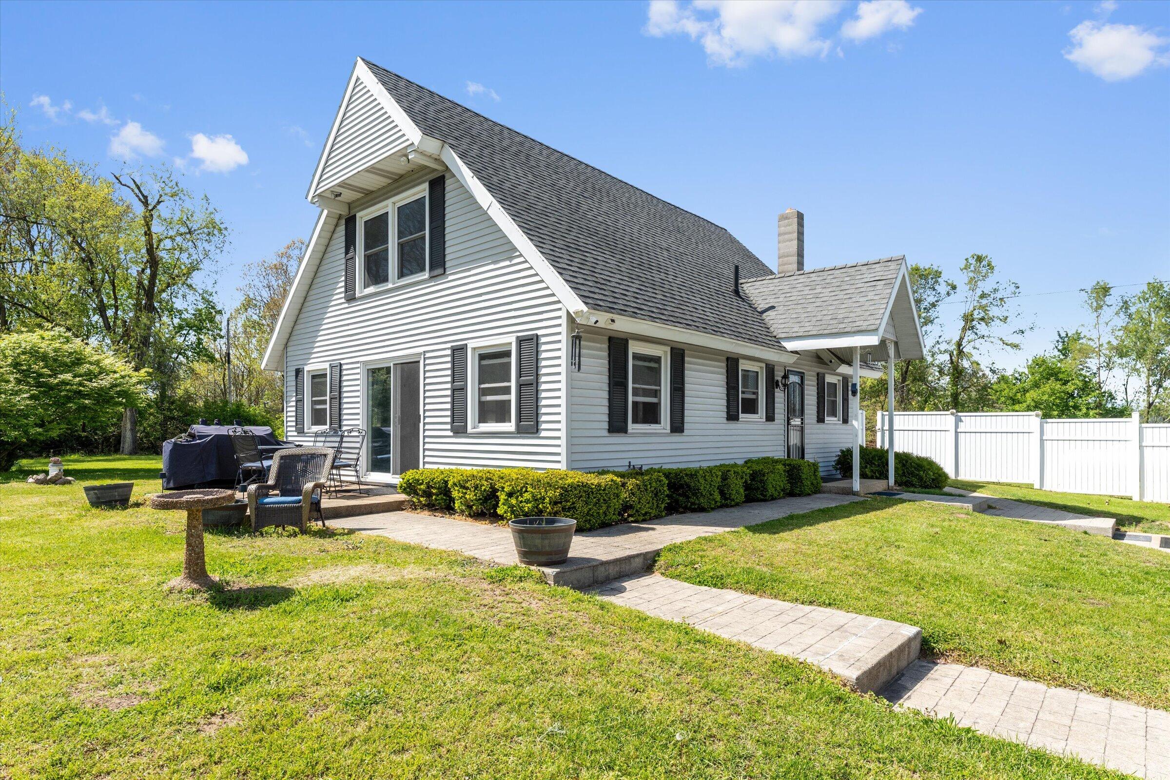 26016 Yankee Street Edwardsburg MI 49112