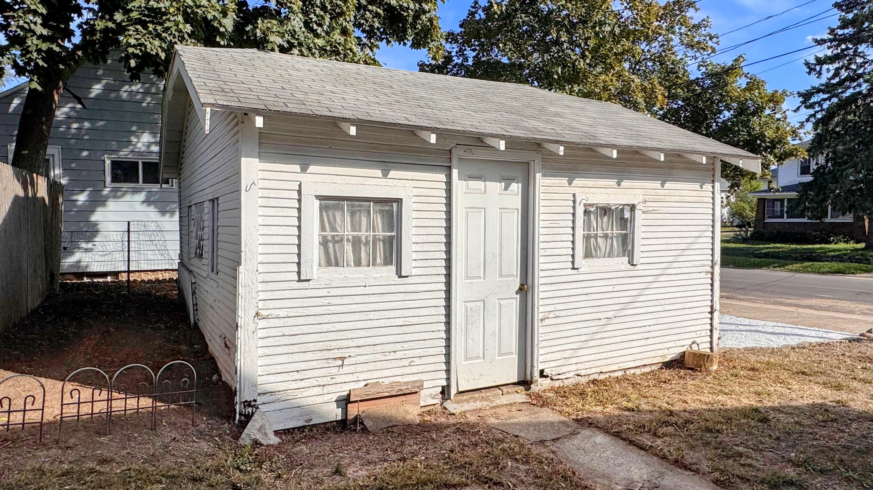 2030 Sinclair Avenue NE Grand Rapids MI 49505