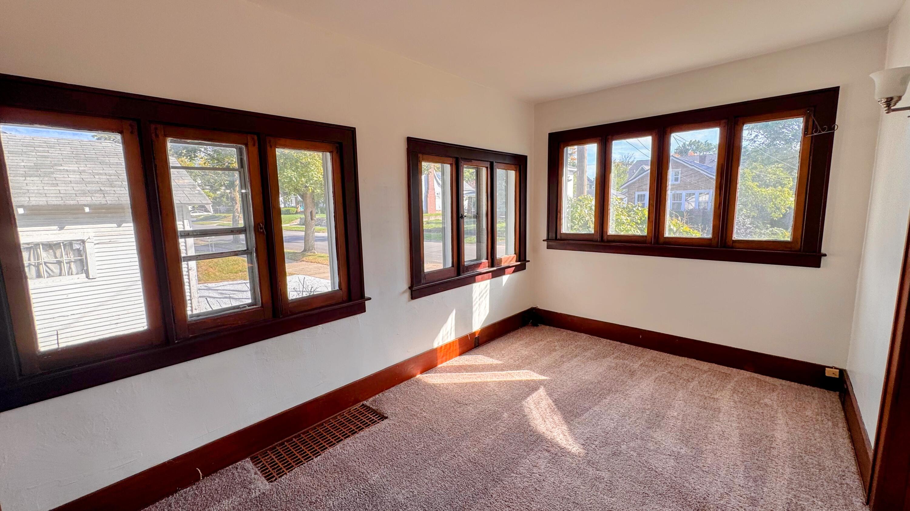 2030 Sinclair Avenue NE Grand Rapids MI 49505