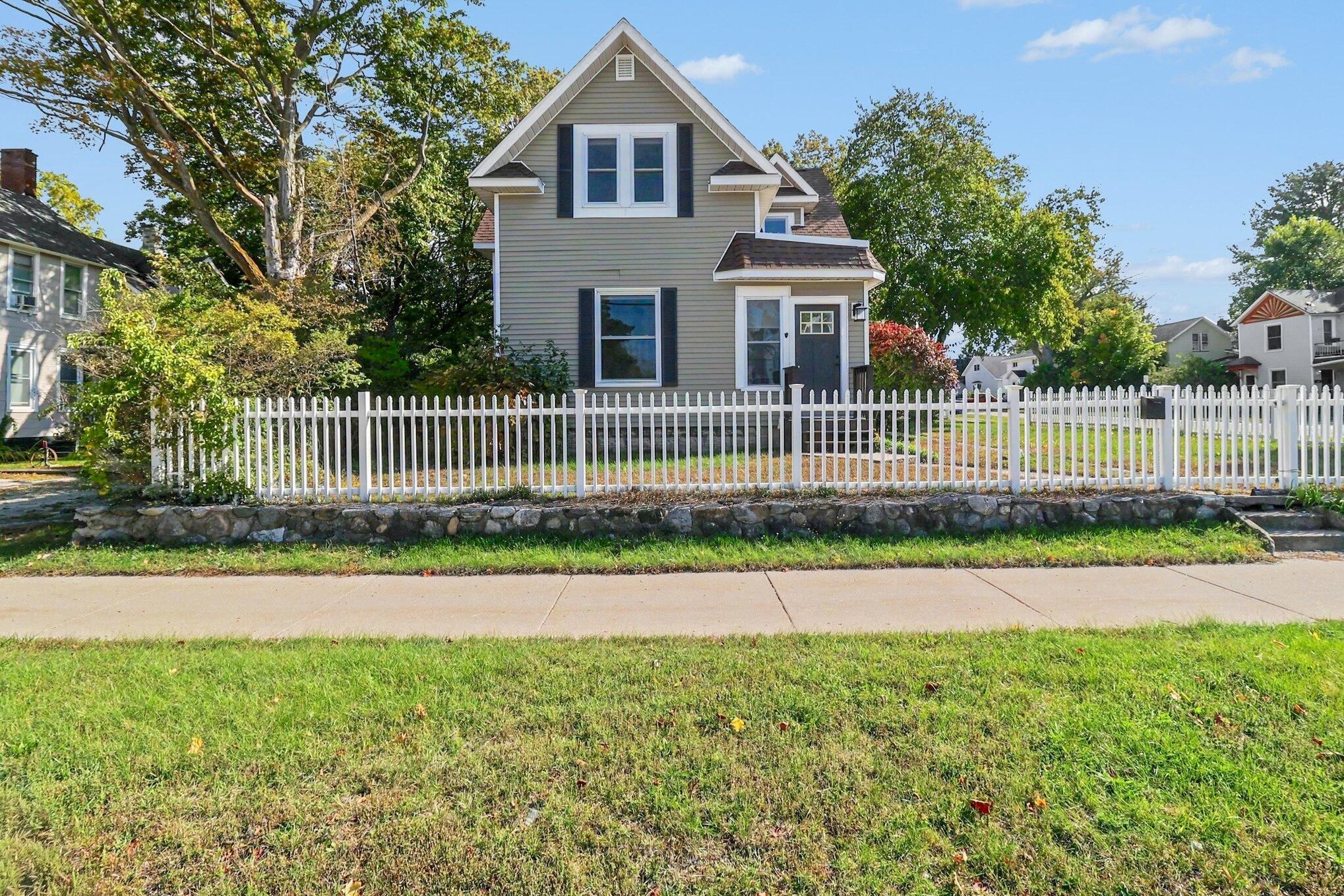 209 S Washington Avenue Ludington MI 49431