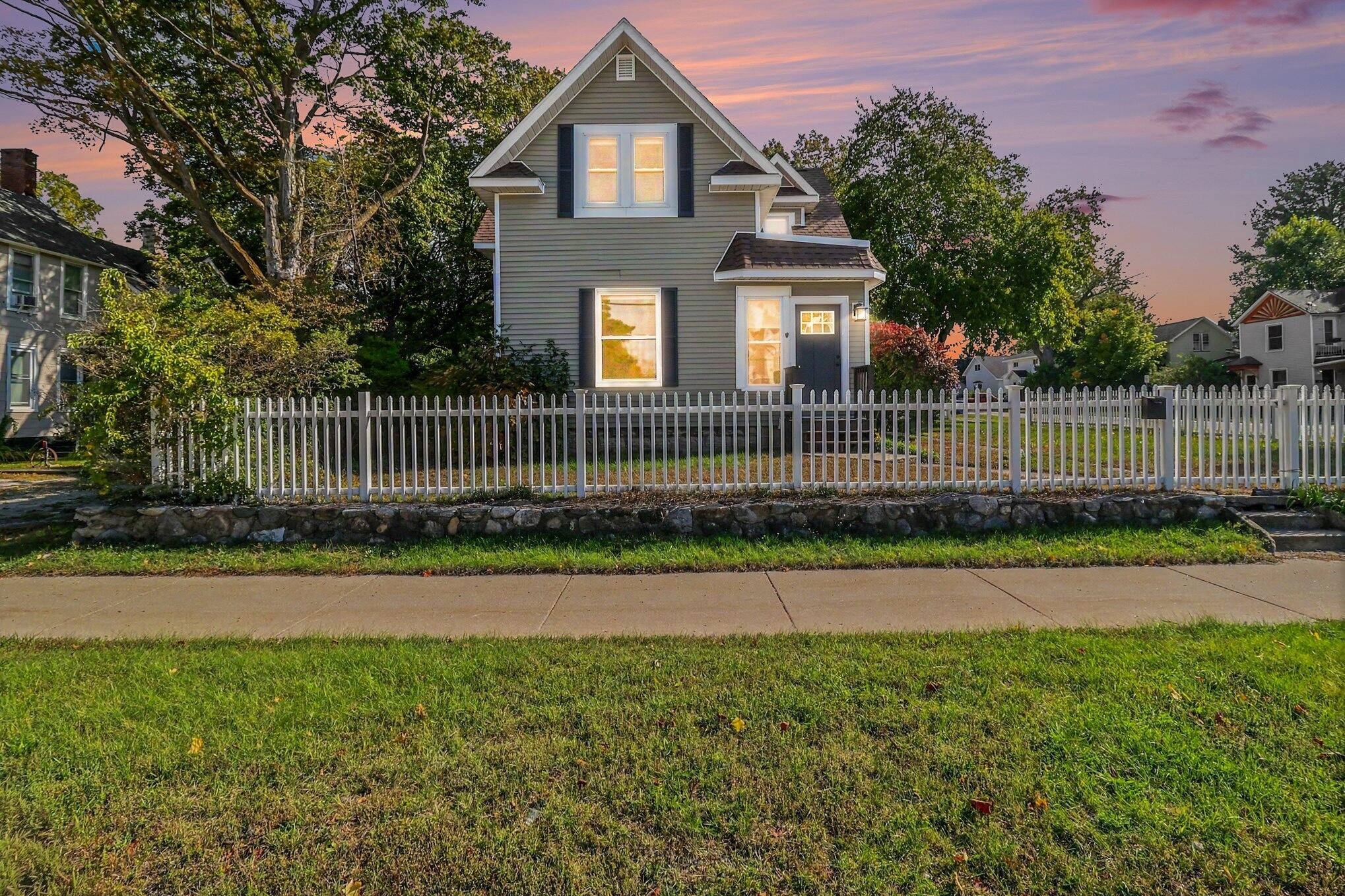 209 S Washington Avenue Ludington MI 49431