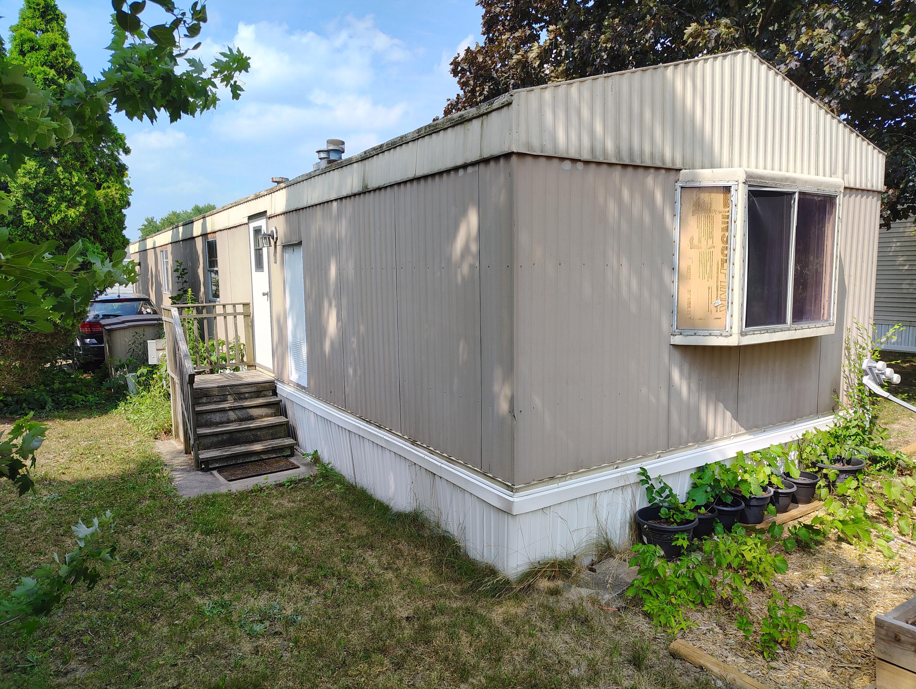 3658 Sugar Loaf Street NW Grand Rapids MI 49544