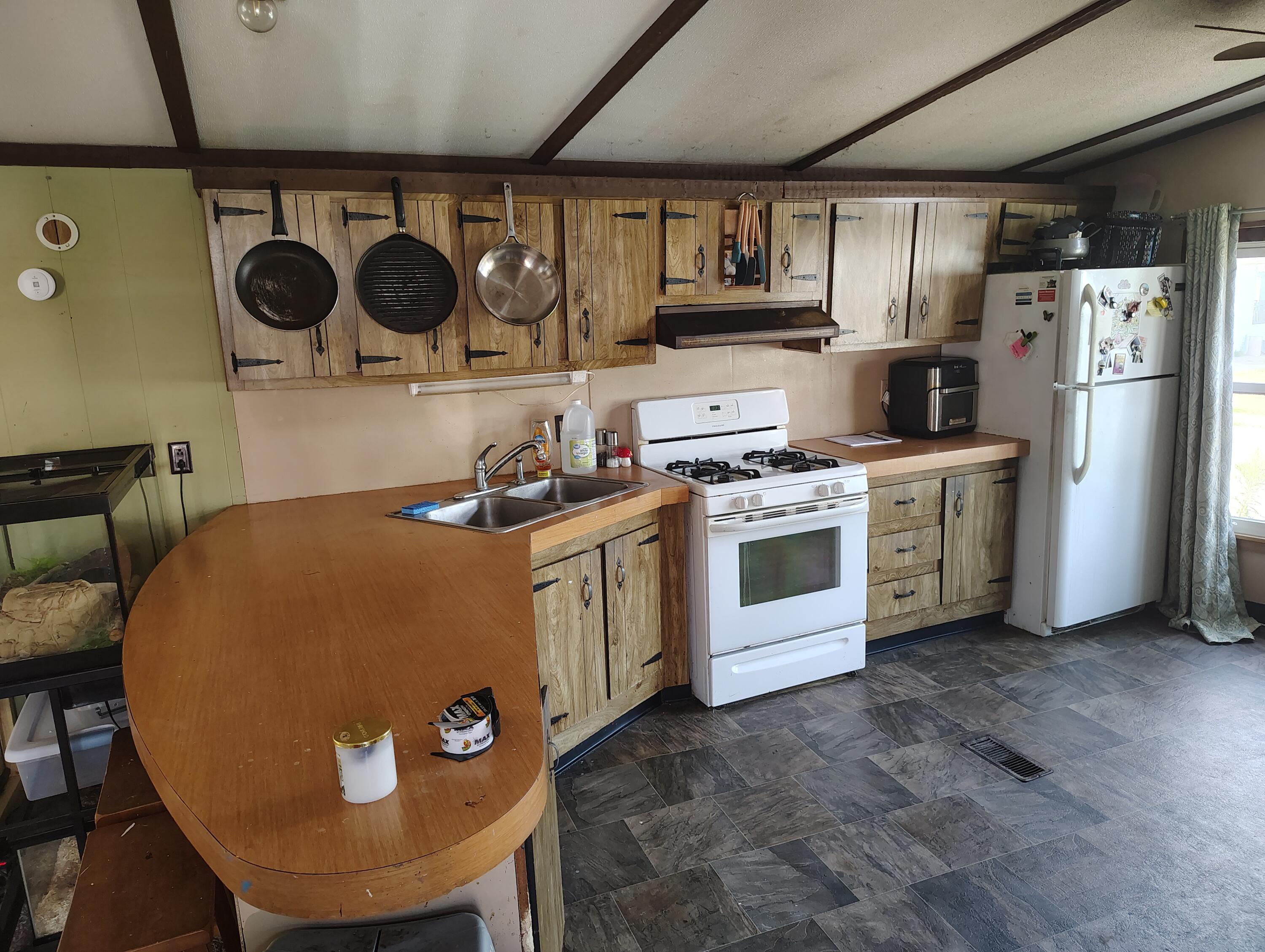 3658 Sugar Loaf Street NW Grand Rapids MI 49544