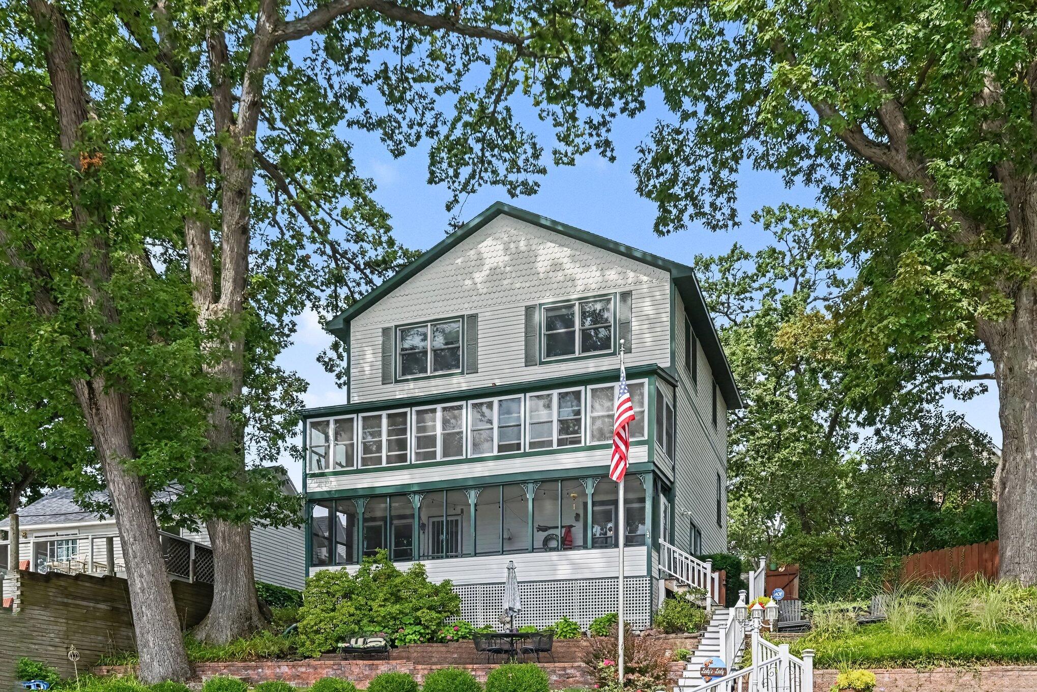 77 Park Avenue South Haven MI 49090