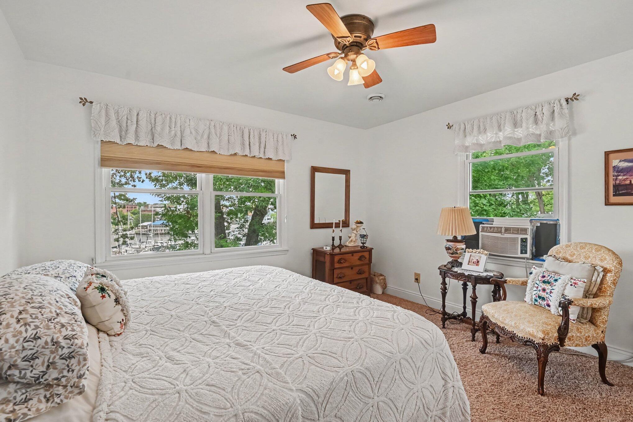 77 Park Avenue South Haven MI 49090