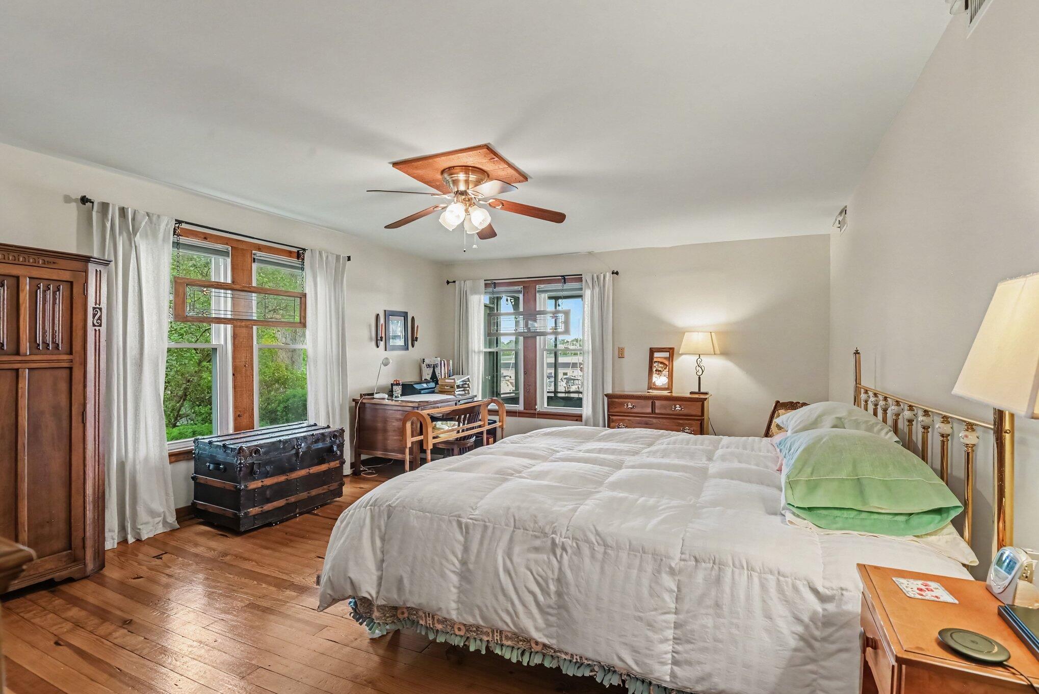 77 Park Avenue South Haven MI 49090