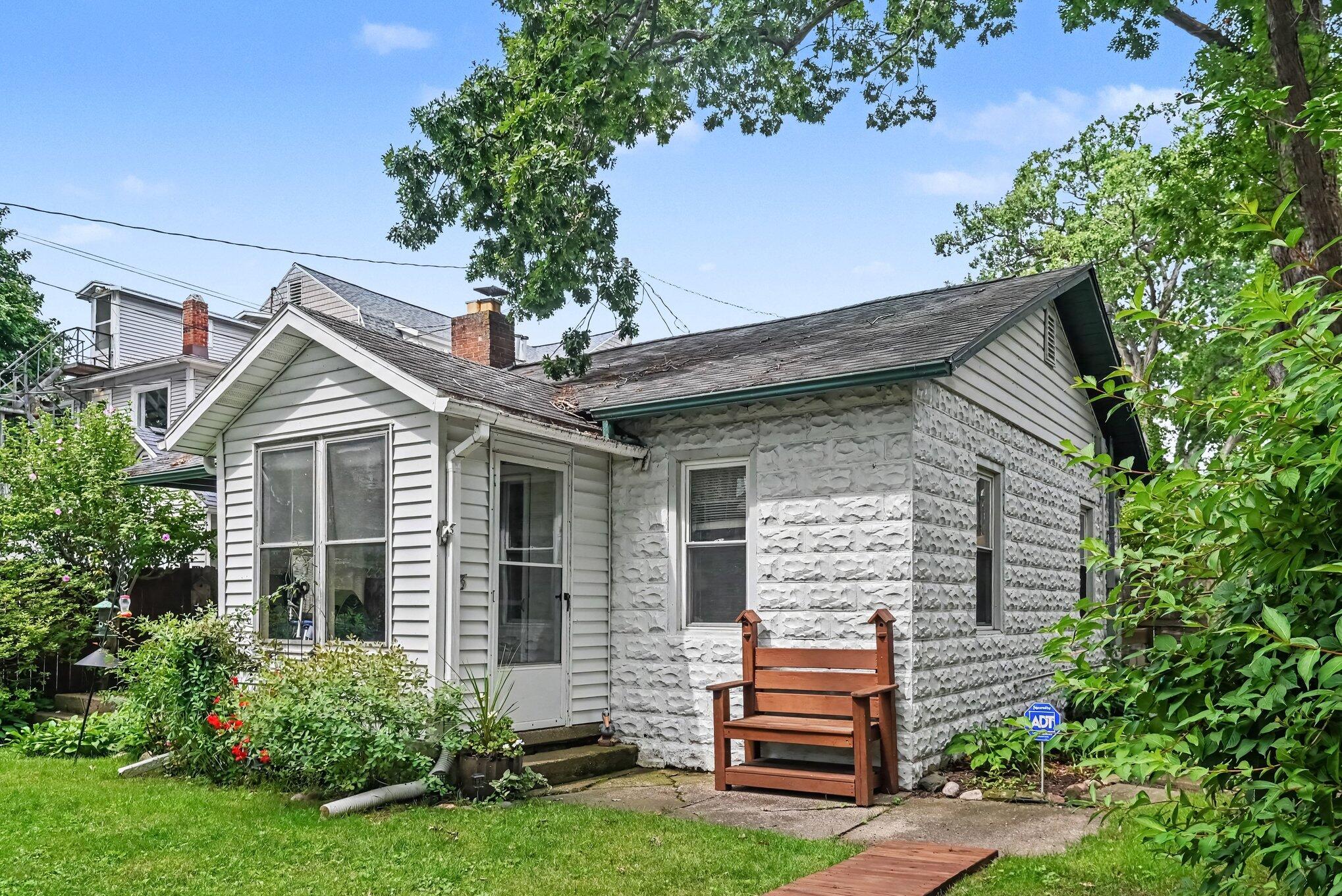 77 Park Avenue South Haven MI 49090