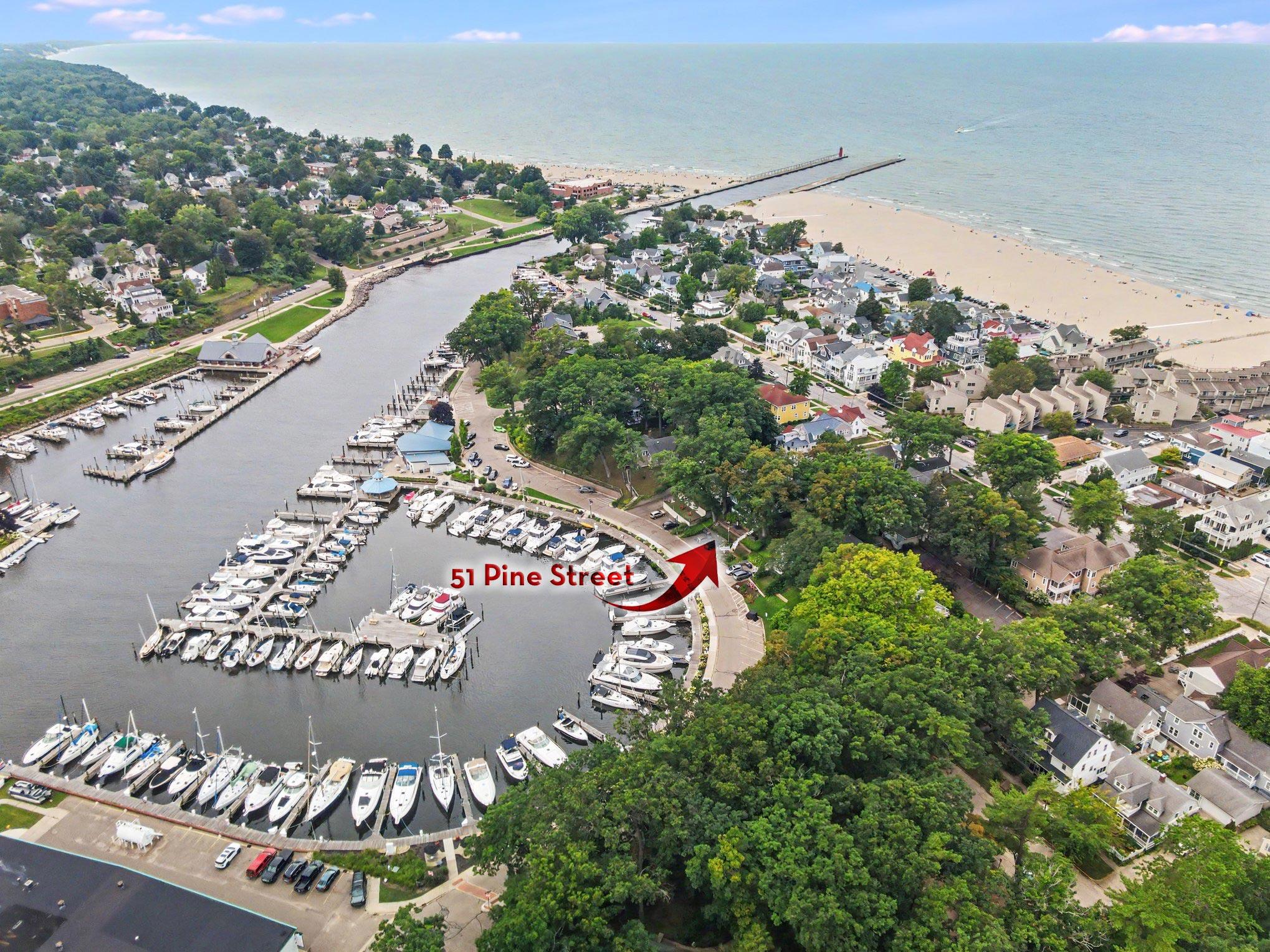 77 Park Avenue South Haven MI 49090