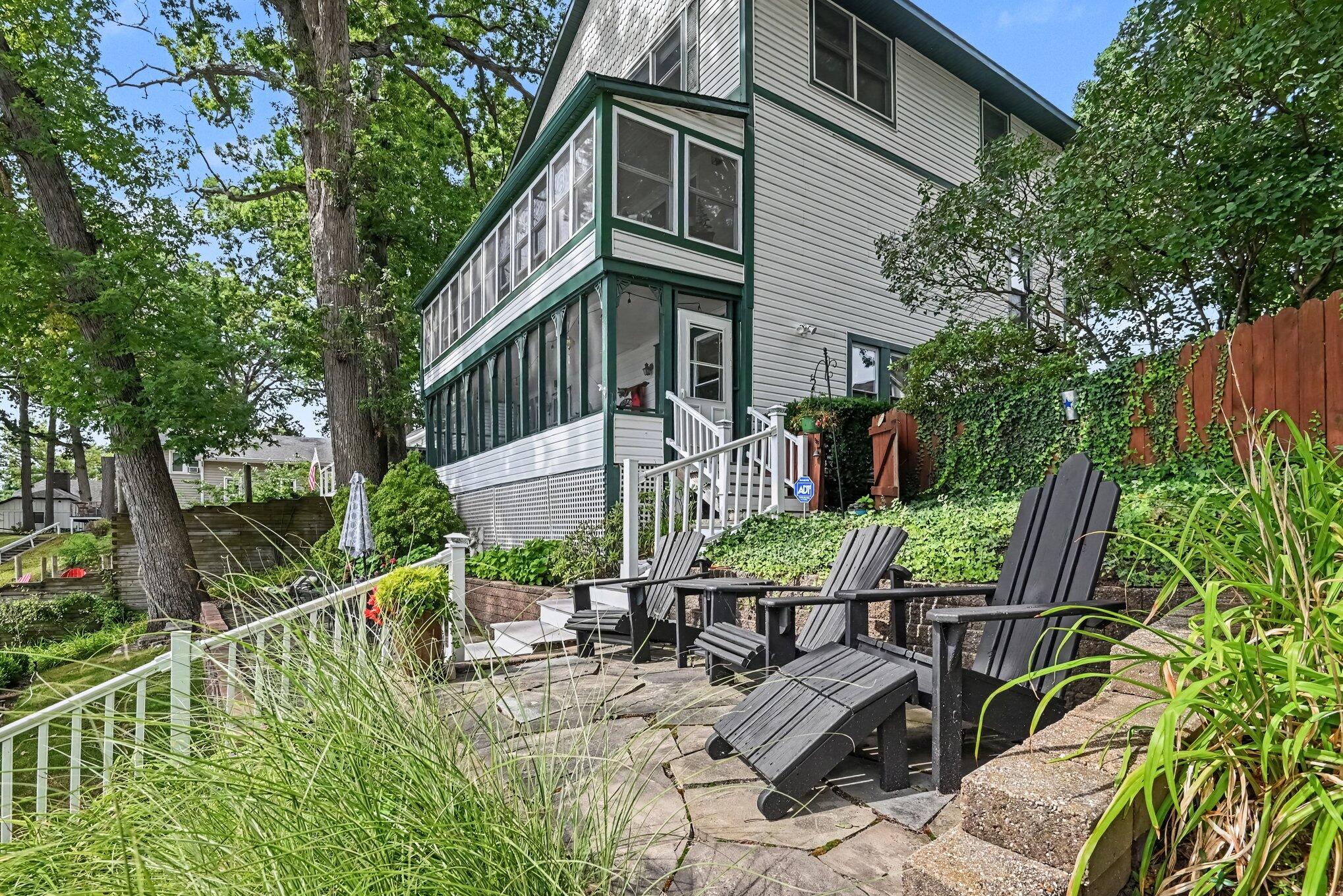 77 Park Avenue South Haven MI 49090