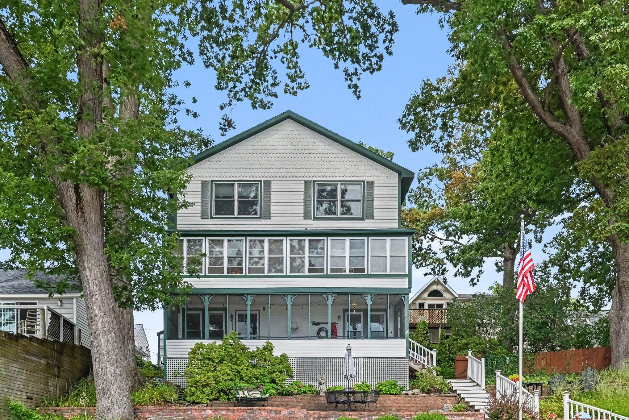 77 Park Avenue South Haven MI 49090