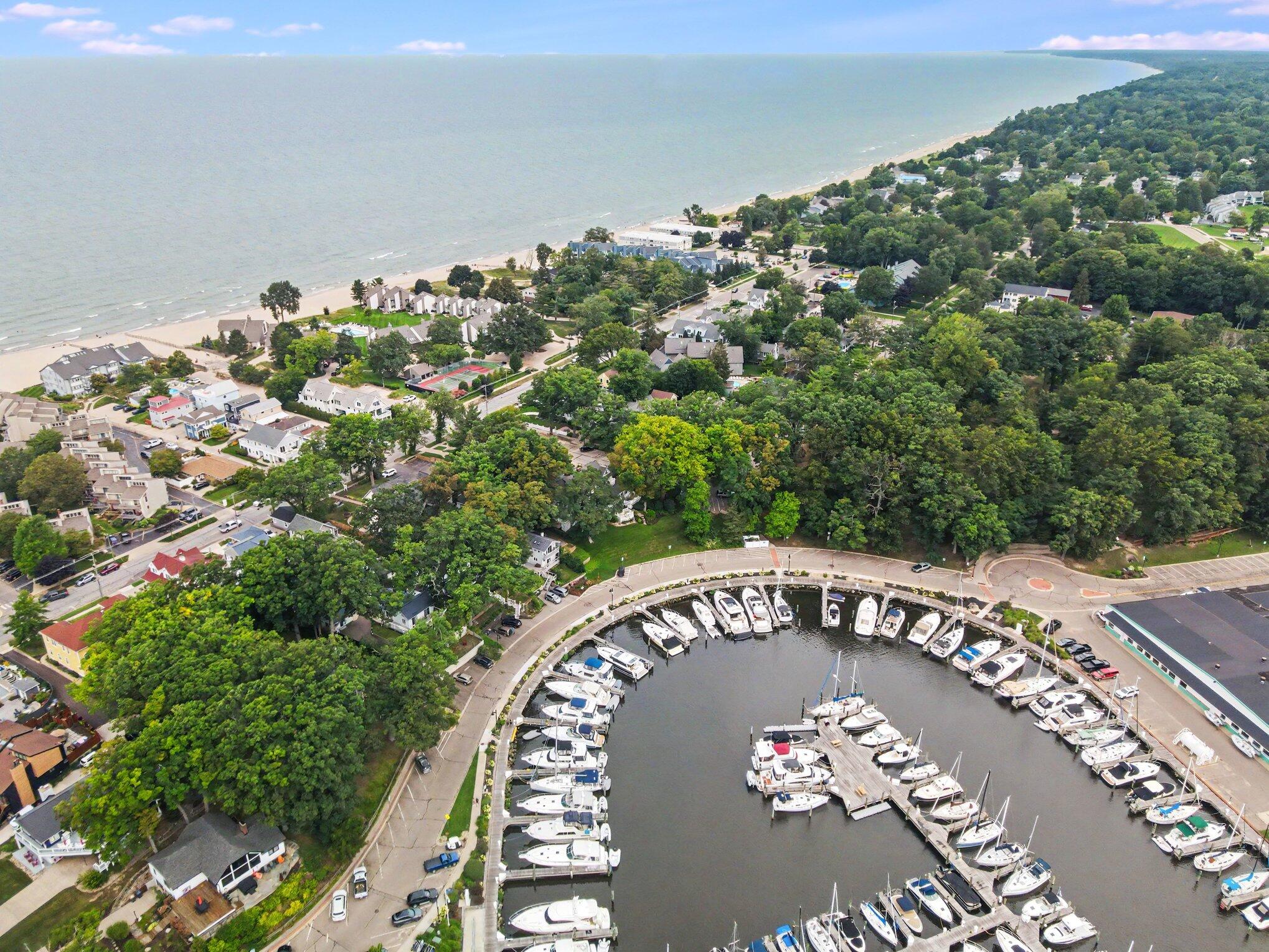 77 Park Avenue South Haven MI 49090