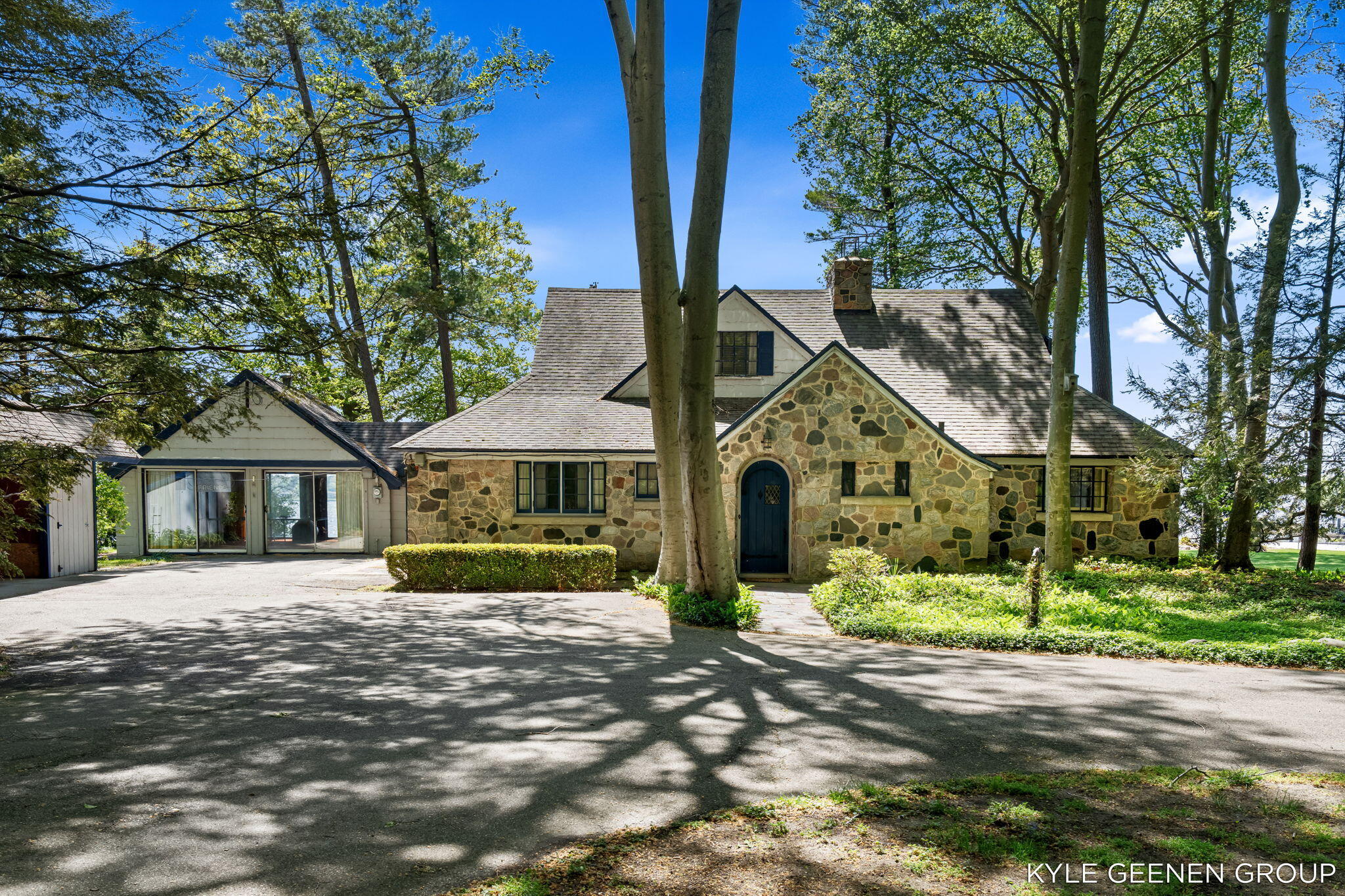 1418 Waukazoo Drive Holland MI 49424