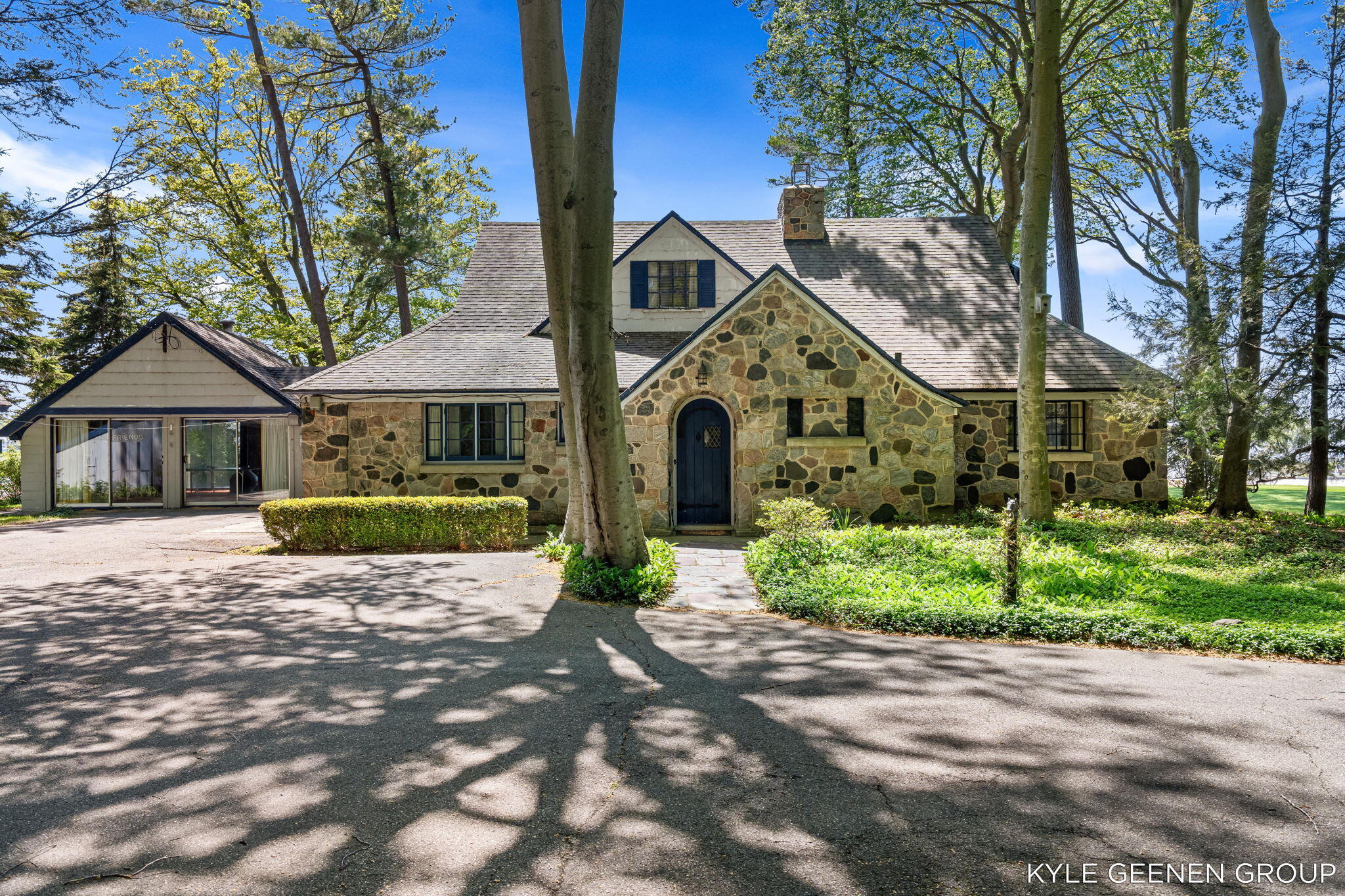 1418 Waukazoo Drive Holland MI 49424