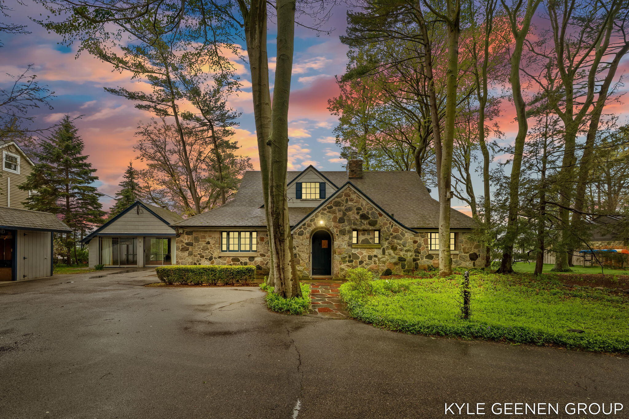 1418 Waukazoo Drive Holland MI 49424