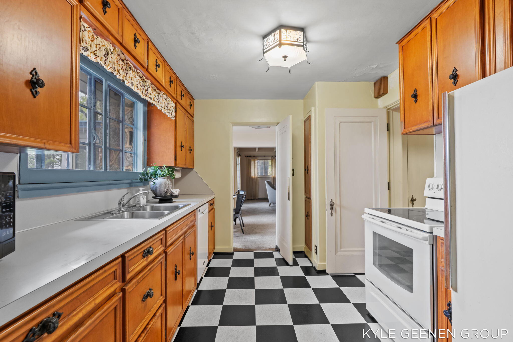 1418 Waukazoo Drive Holland MI 49424